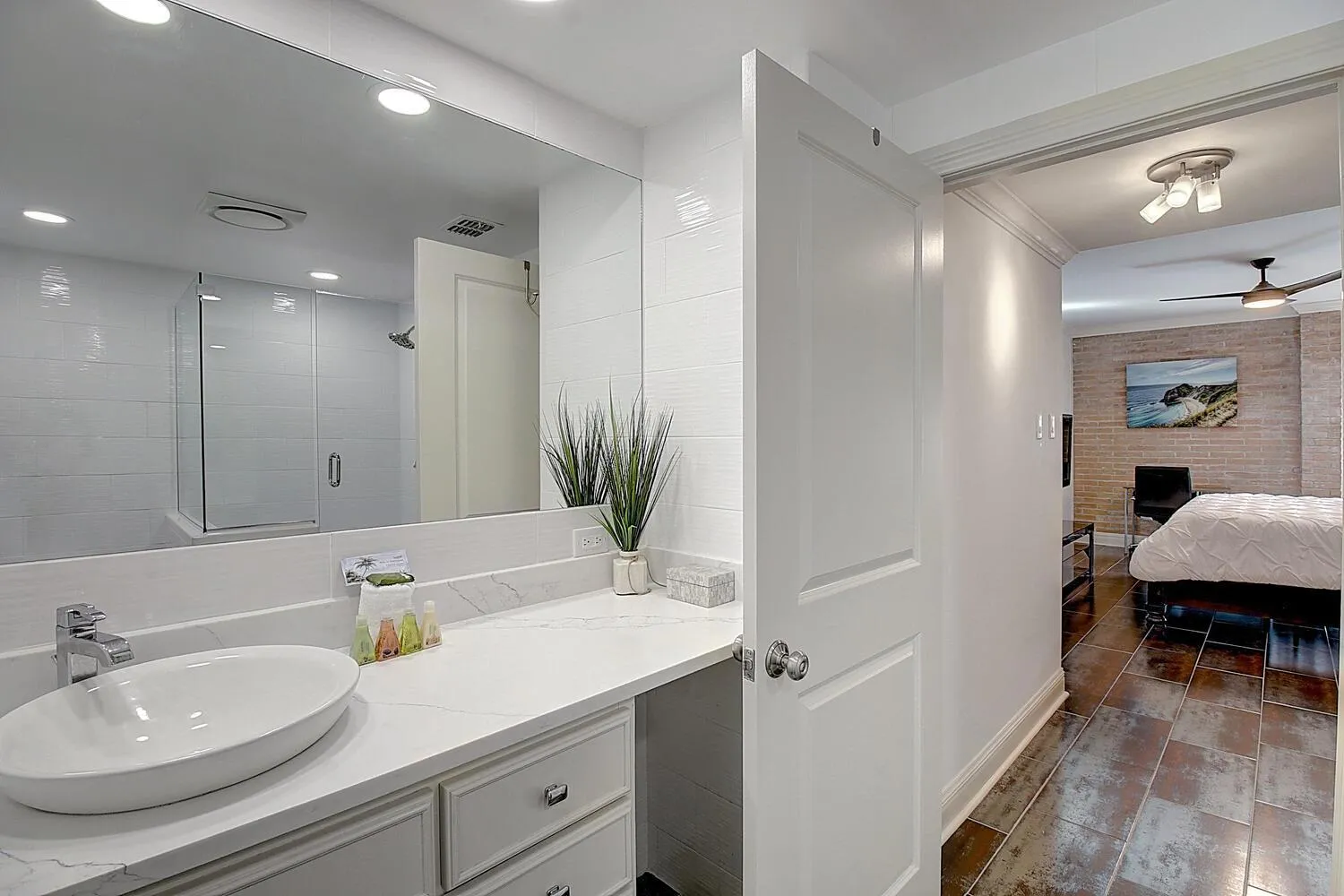 Other, Bed in Channelview CV211