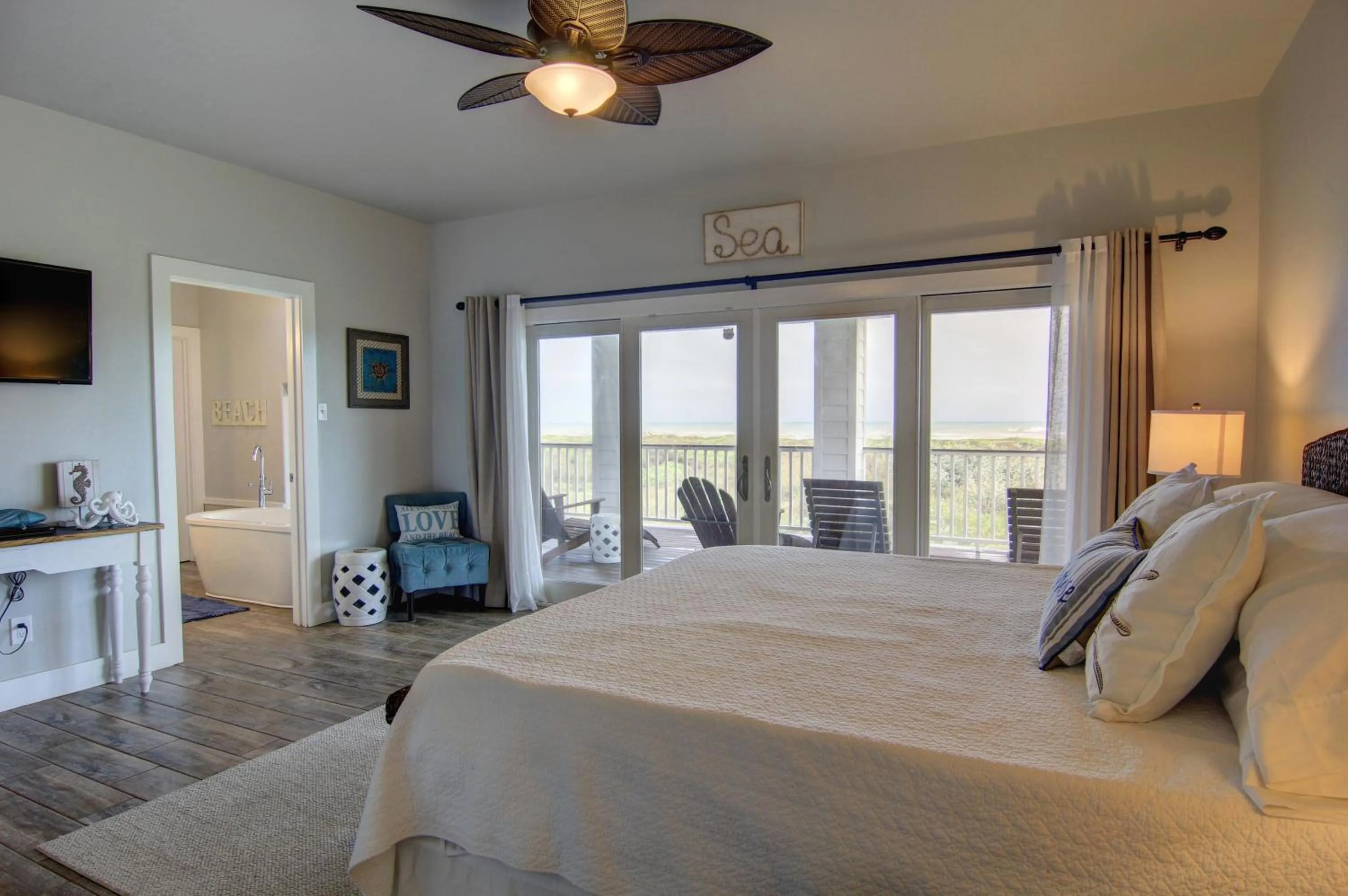 Other, Bed in The Pearl of Port A GW108