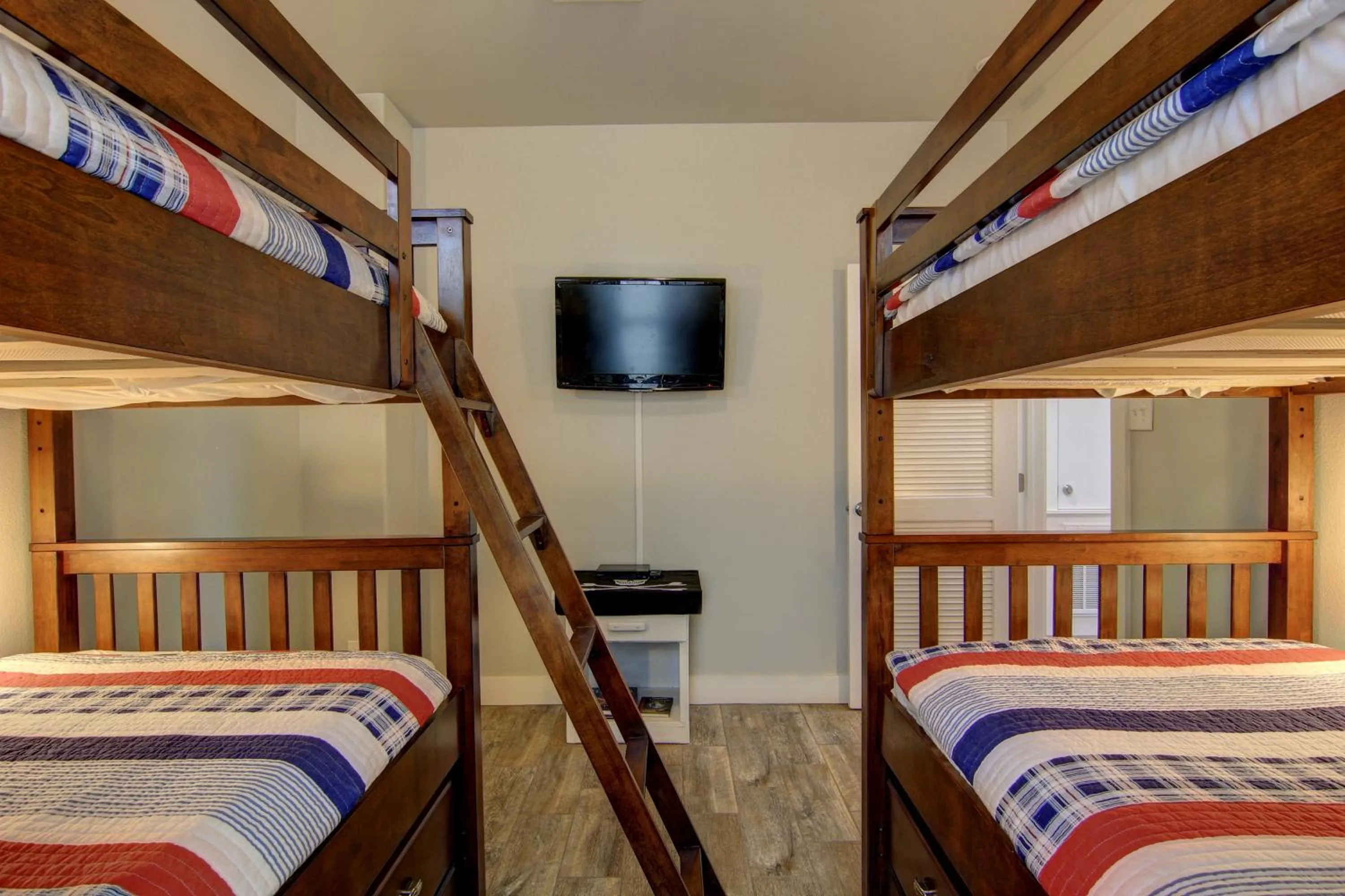 Other, Bed in The Pearl of Port A GW108