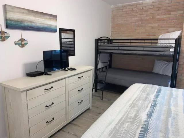 Other, Bed in Channelview CV216