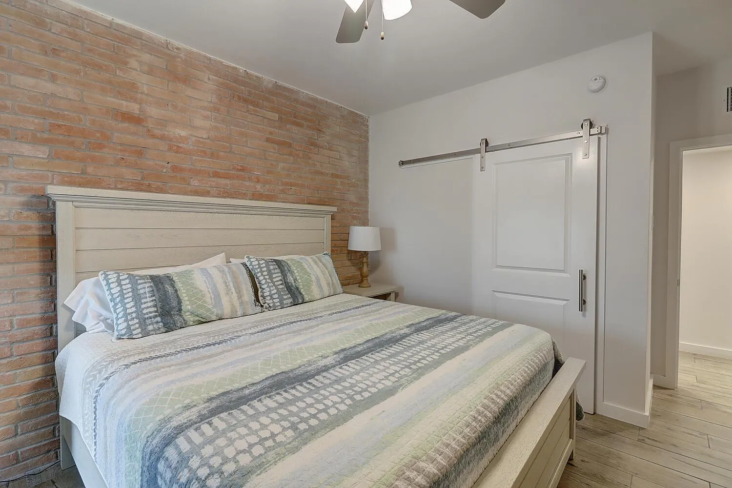 Other, Bed in Channelview CV216