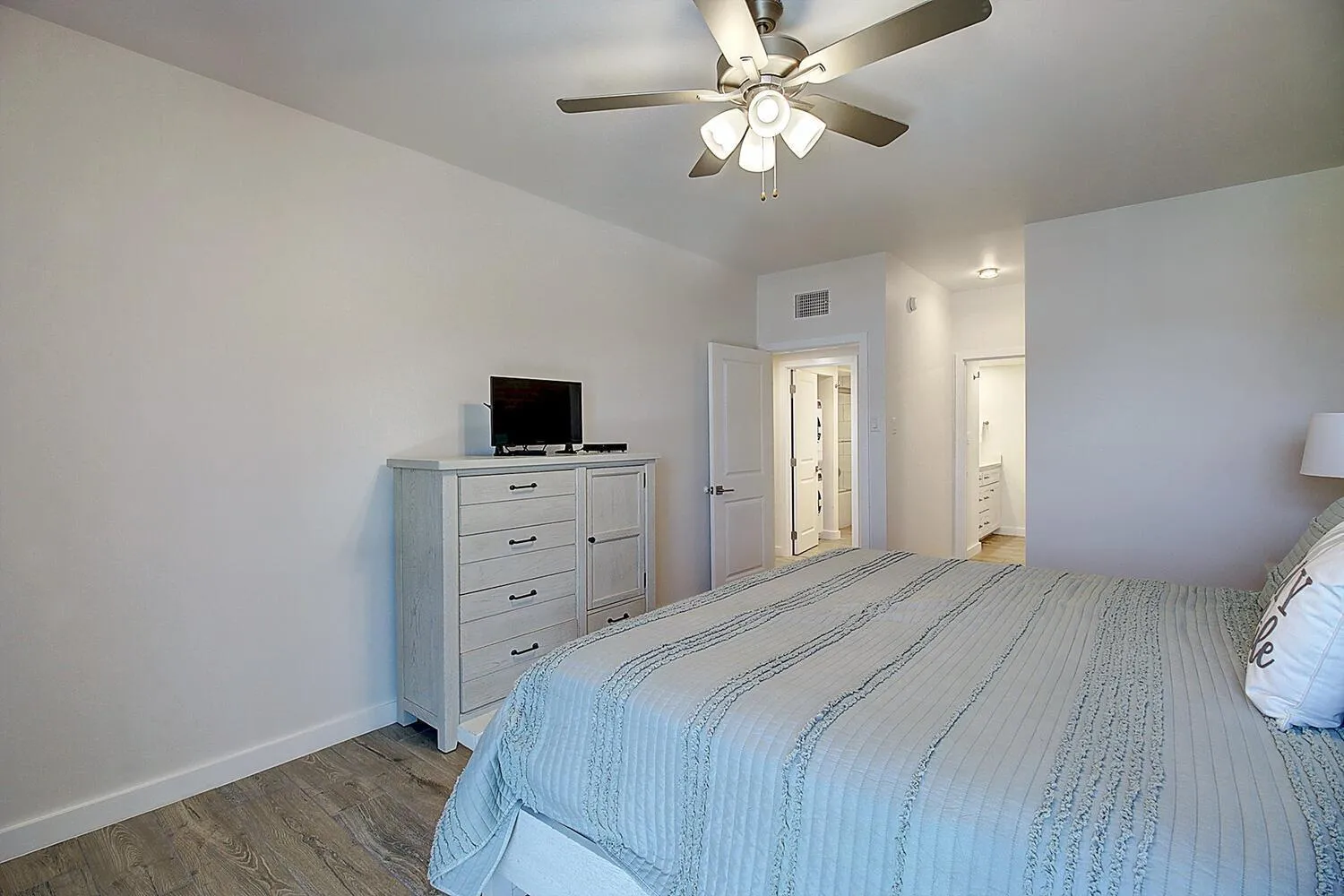 Other, Bed in Channelview CV216