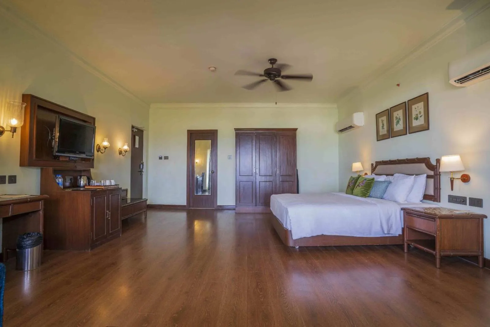 Bedroom, Bed in Gateway Madurai