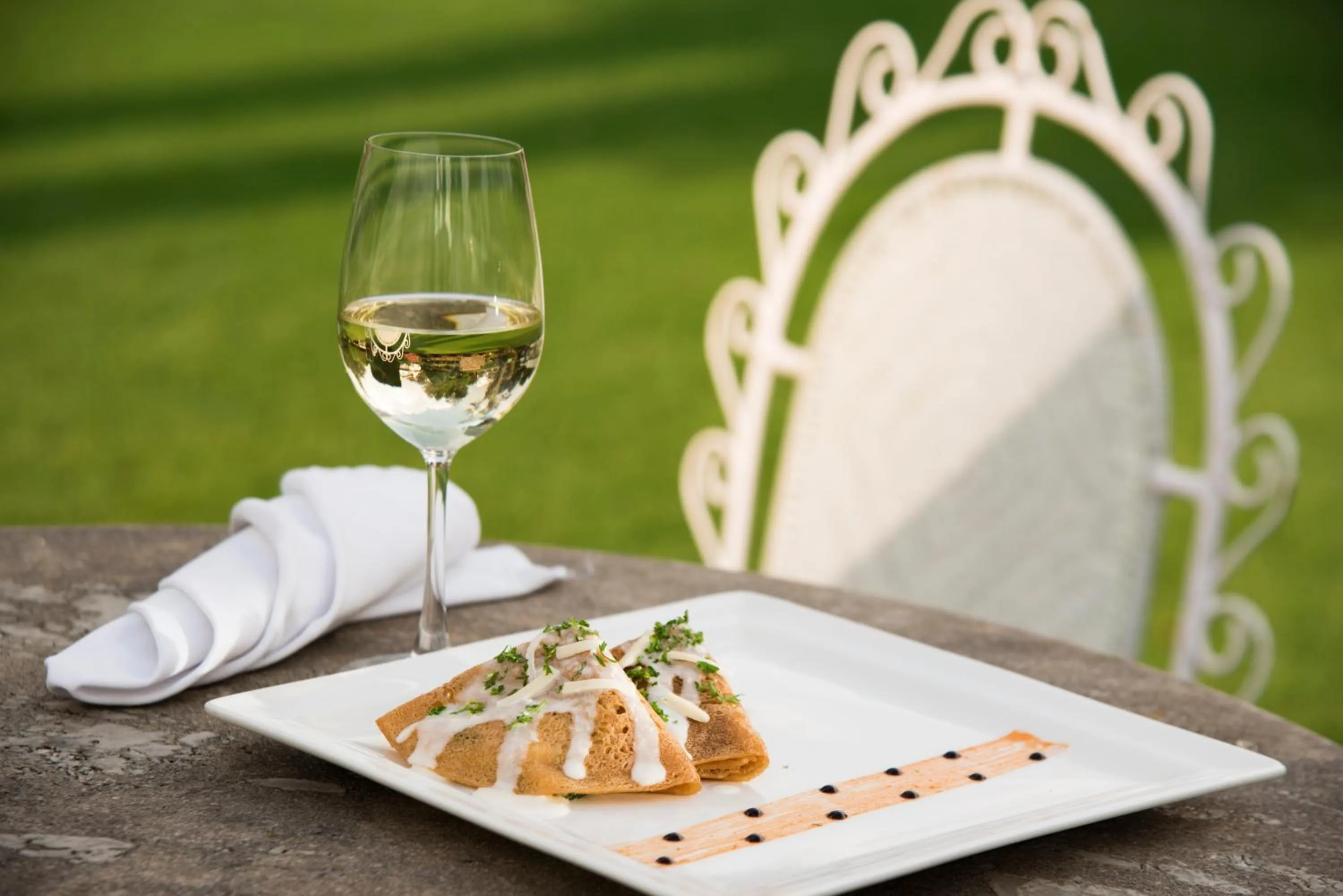 Food and drinks in Savoy - IHCL SeleQtions