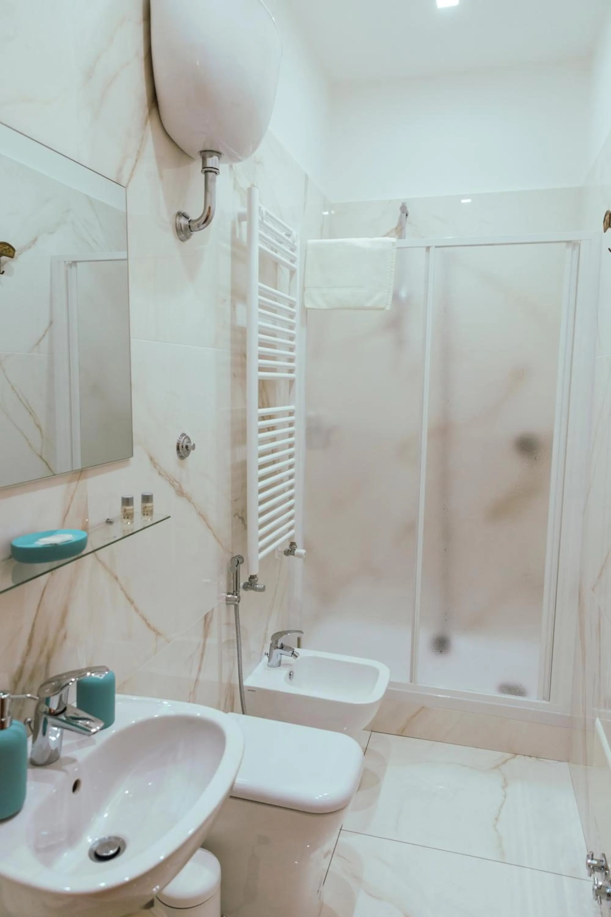 Shower in Relais CuoreNapoletano