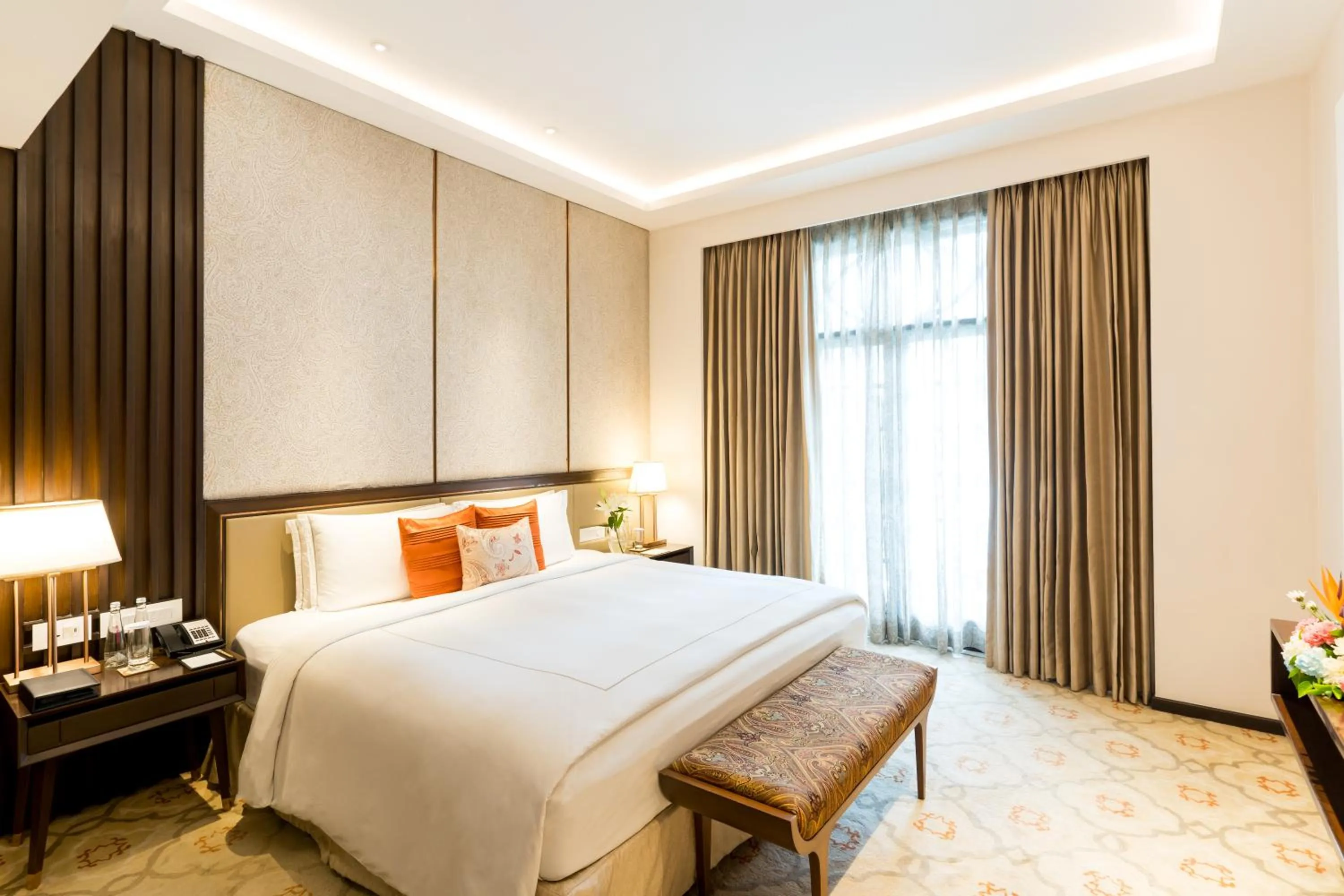 Bedroom, Bed in Taj Mahal Lucknow