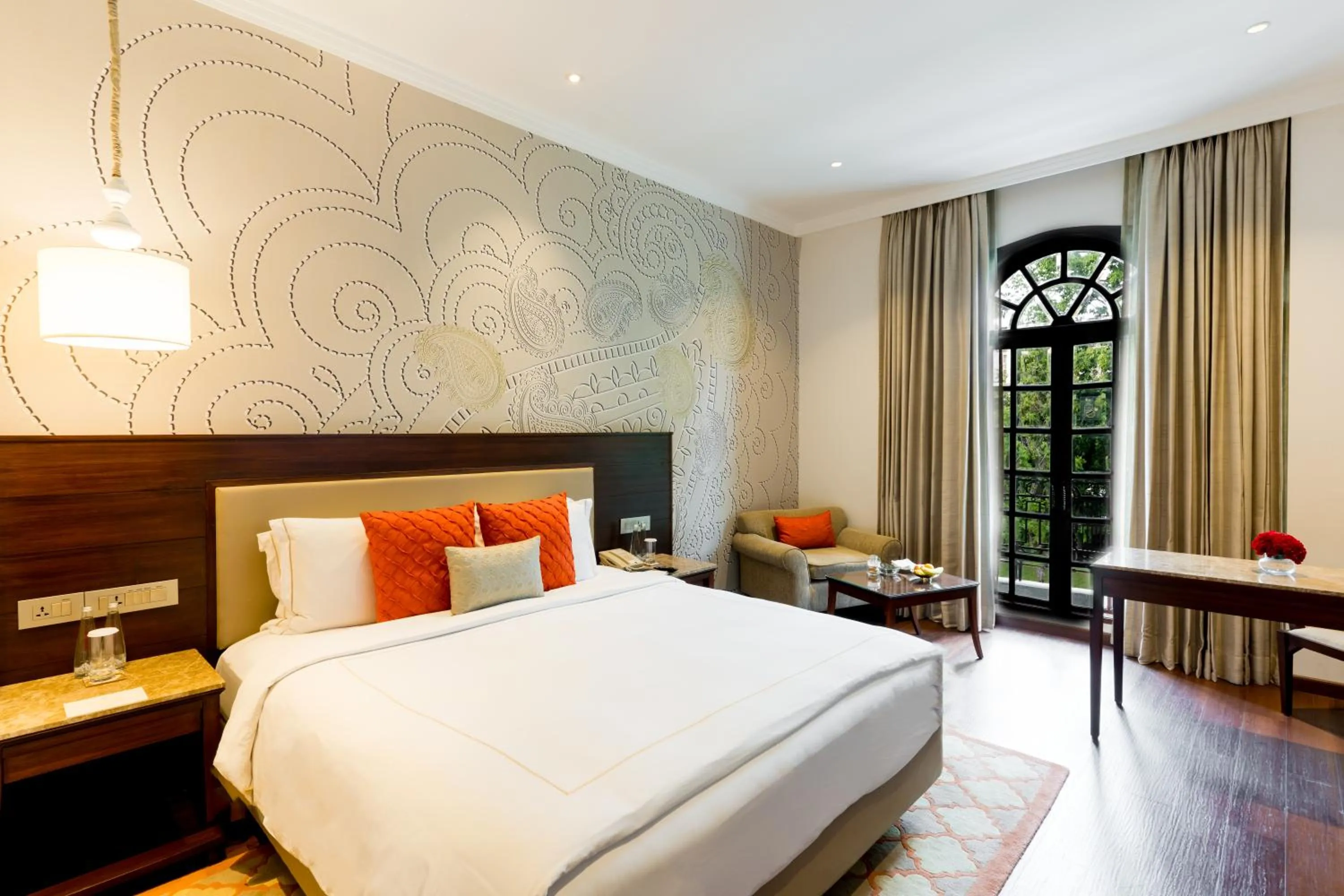 Bedroom, Bed in Taj Mahal Lucknow