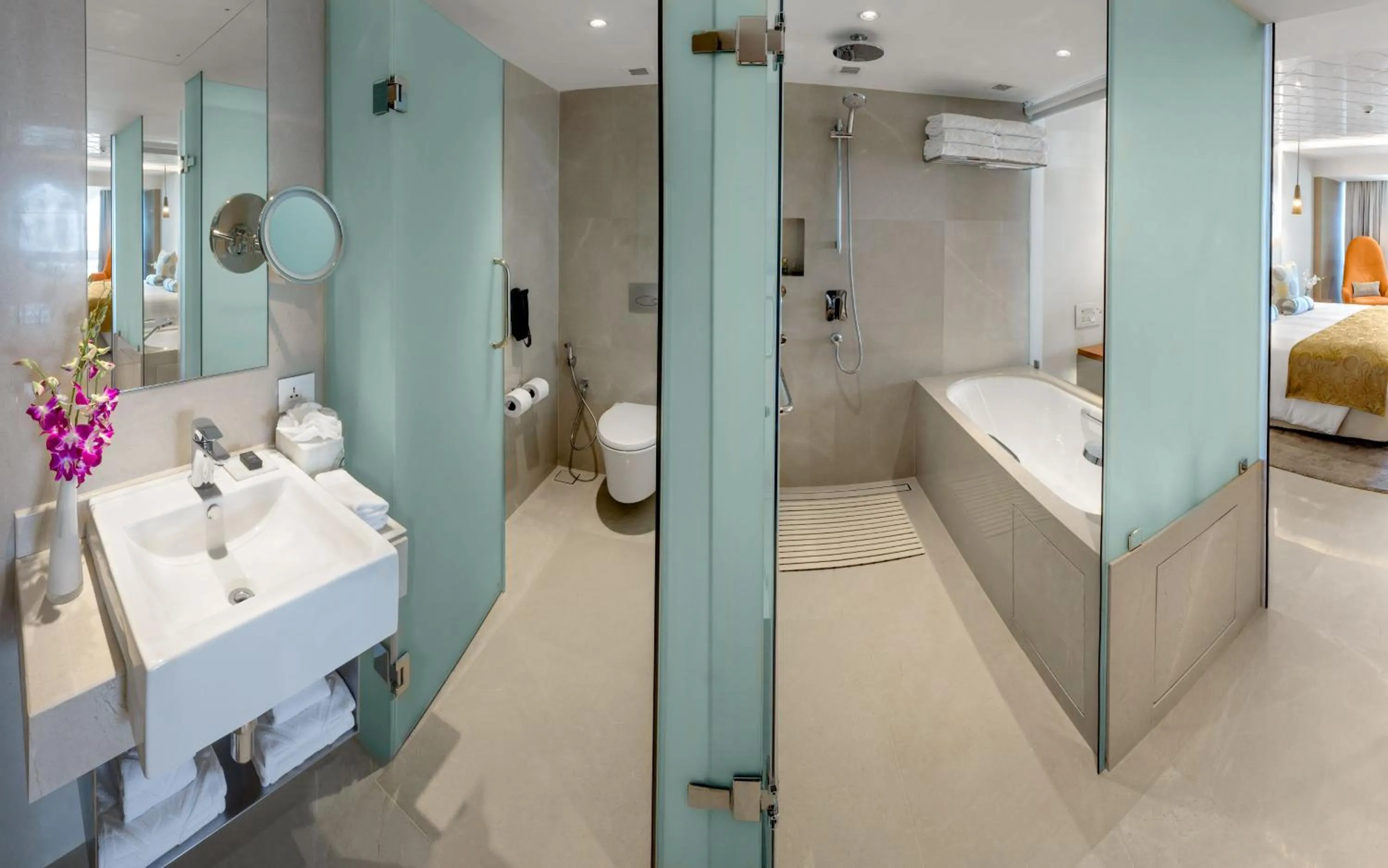 Shower, Bed in The Taj Mahal Tower, Mumbai