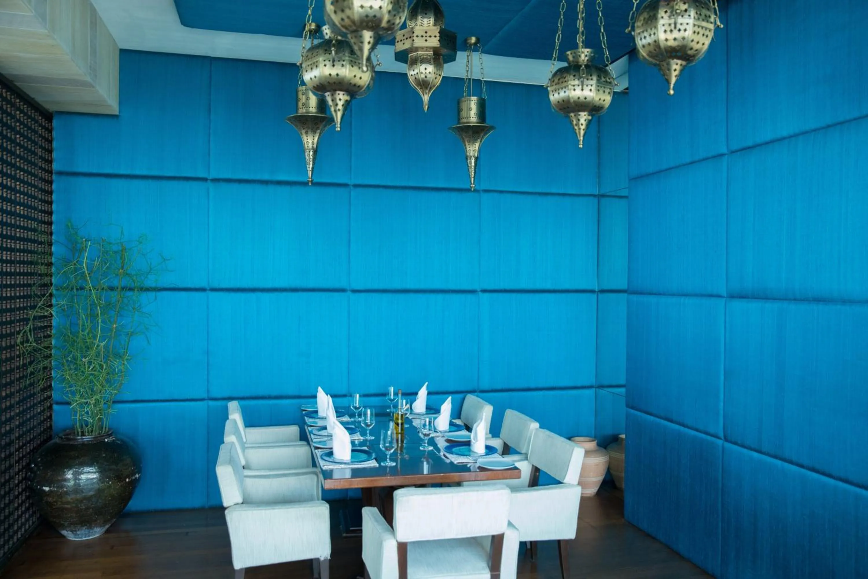 Restaurant/places to eat in The Taj Mahal Tower, Mumbai