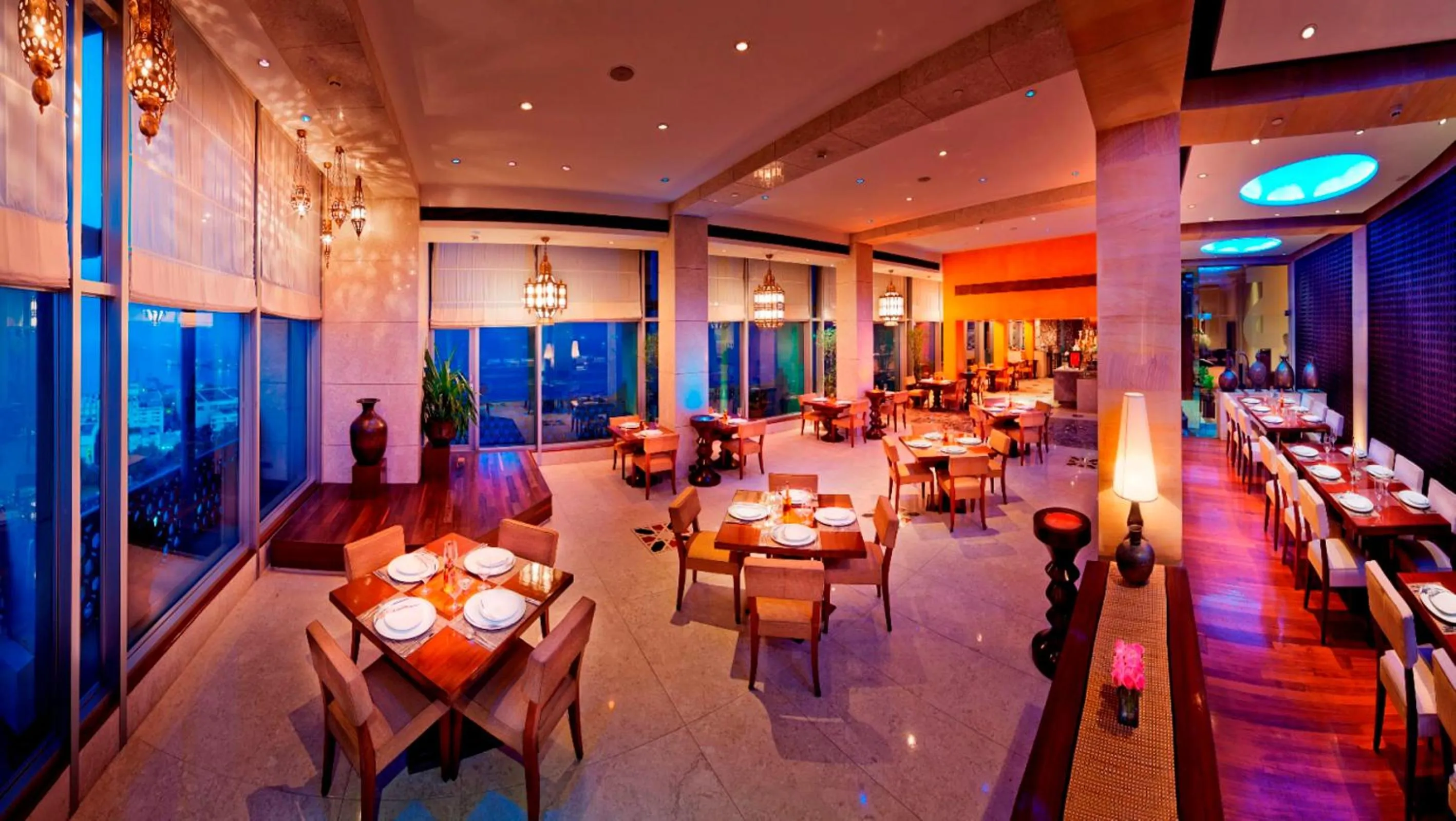 Restaurant/places to eat in The Taj Mahal Tower, Mumbai