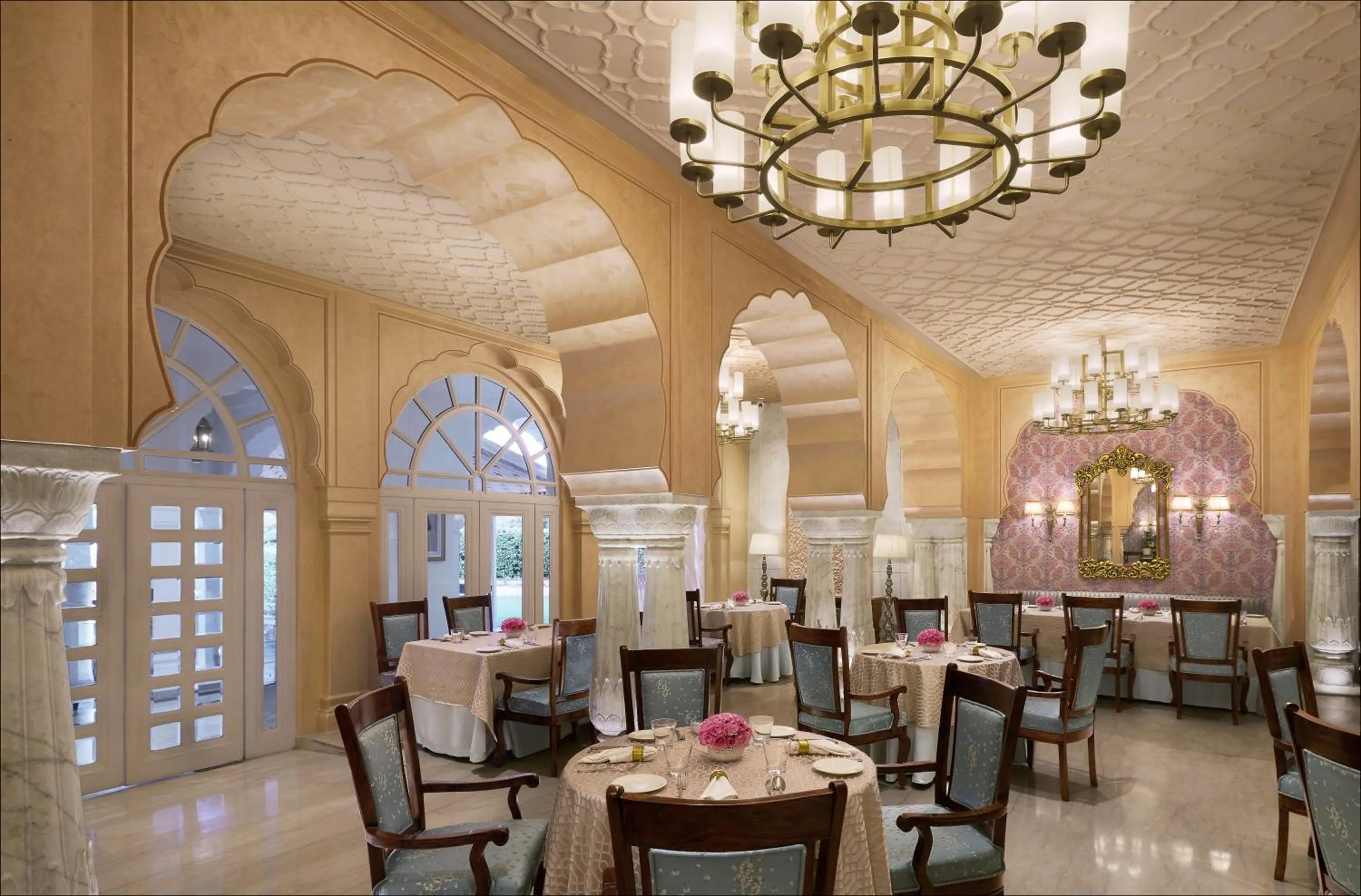Restaurant/places to eat in Jai Mahal Palace