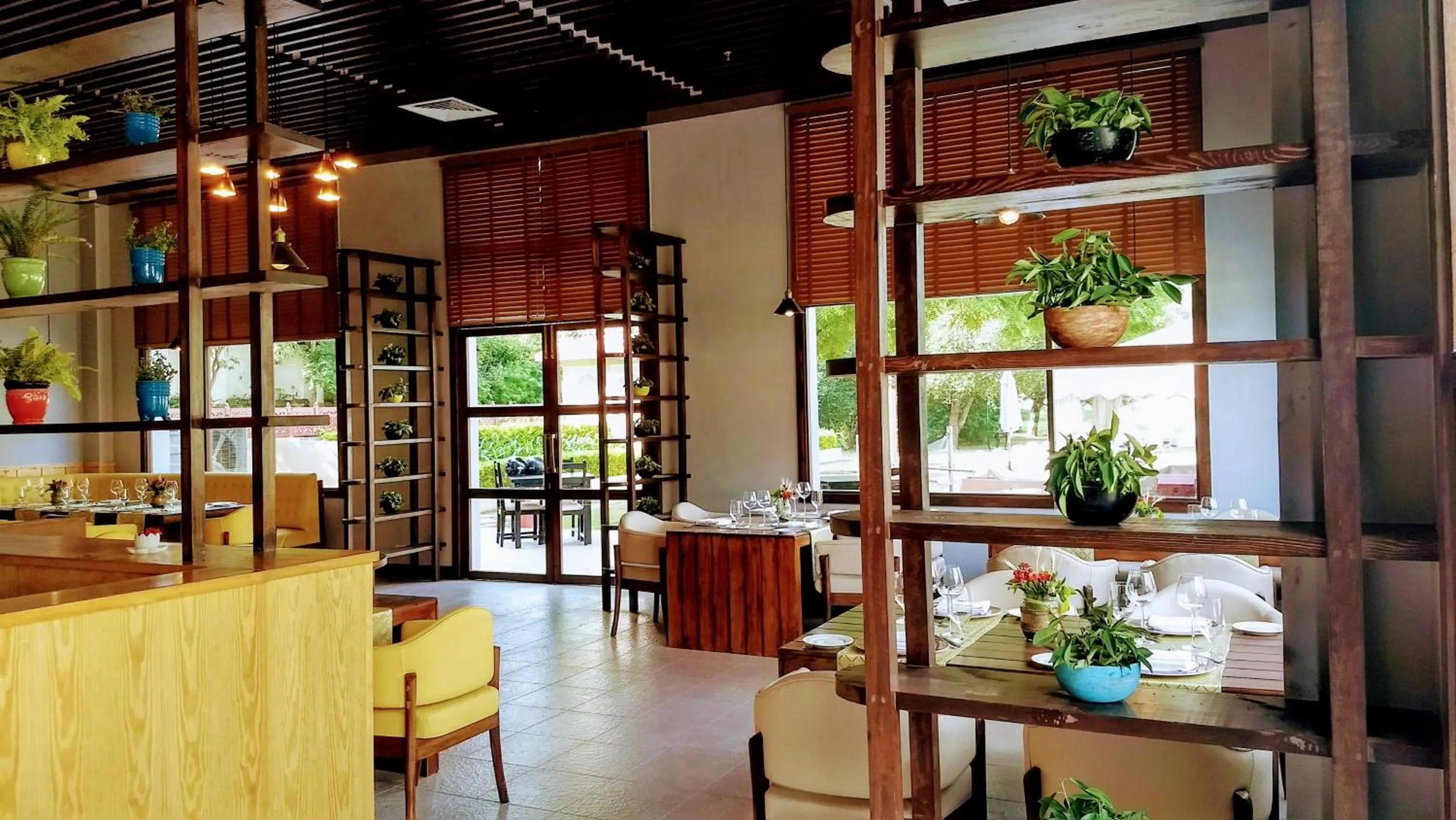 Restaurant/places to eat in Jai Mahal Palace