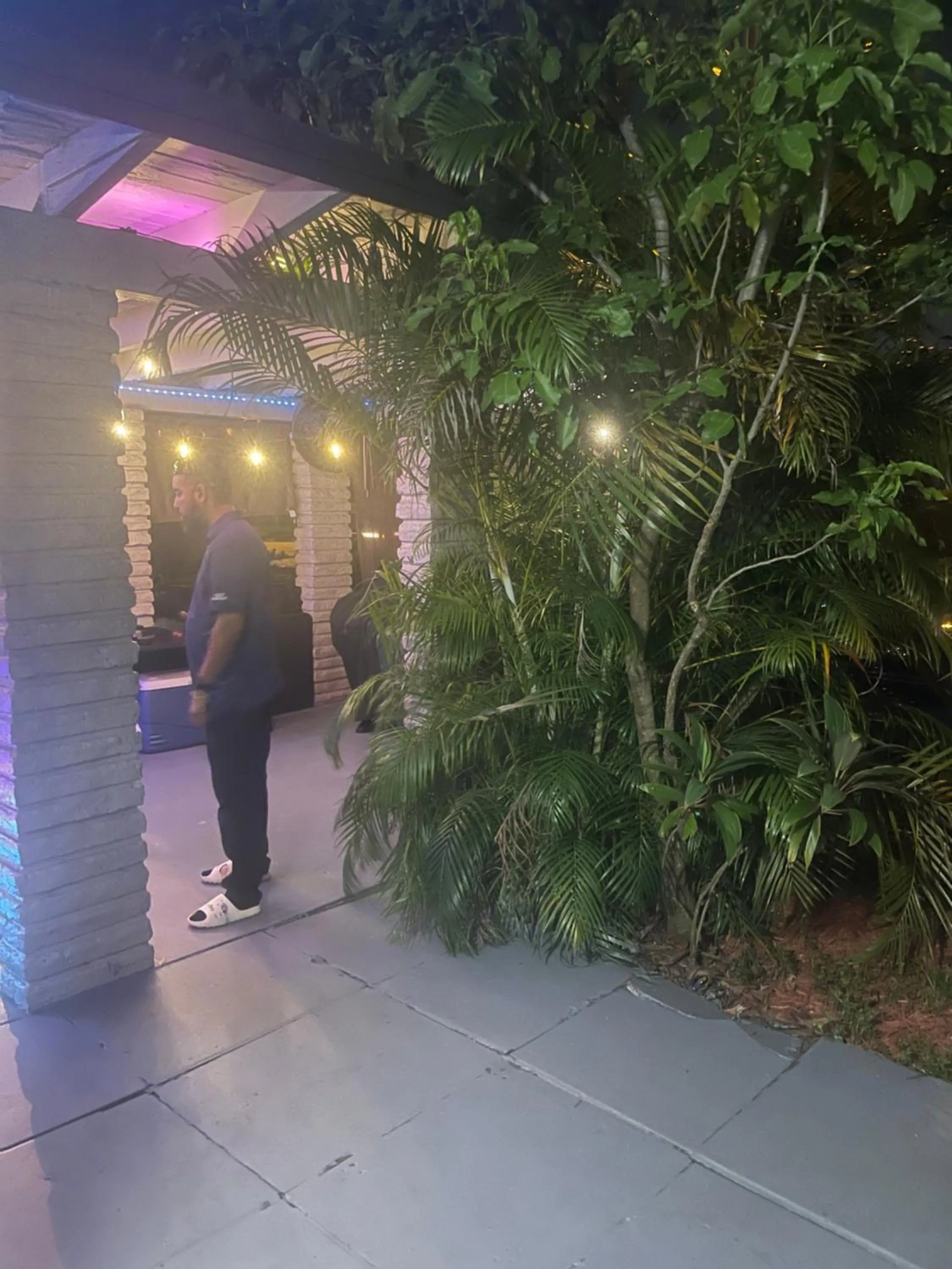 Miami Vibes "Hostel-Like" Shared Room