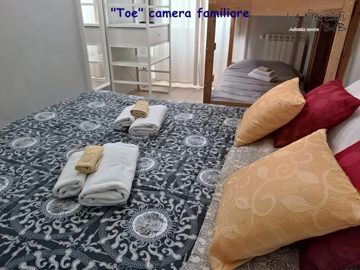 Shower, Bed in Le Nereidi b&b Acireale Centro