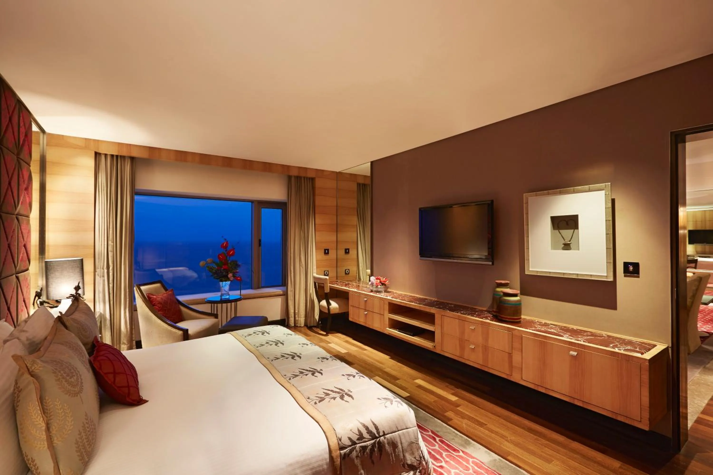 Sea view, Bed in Taj Lands End