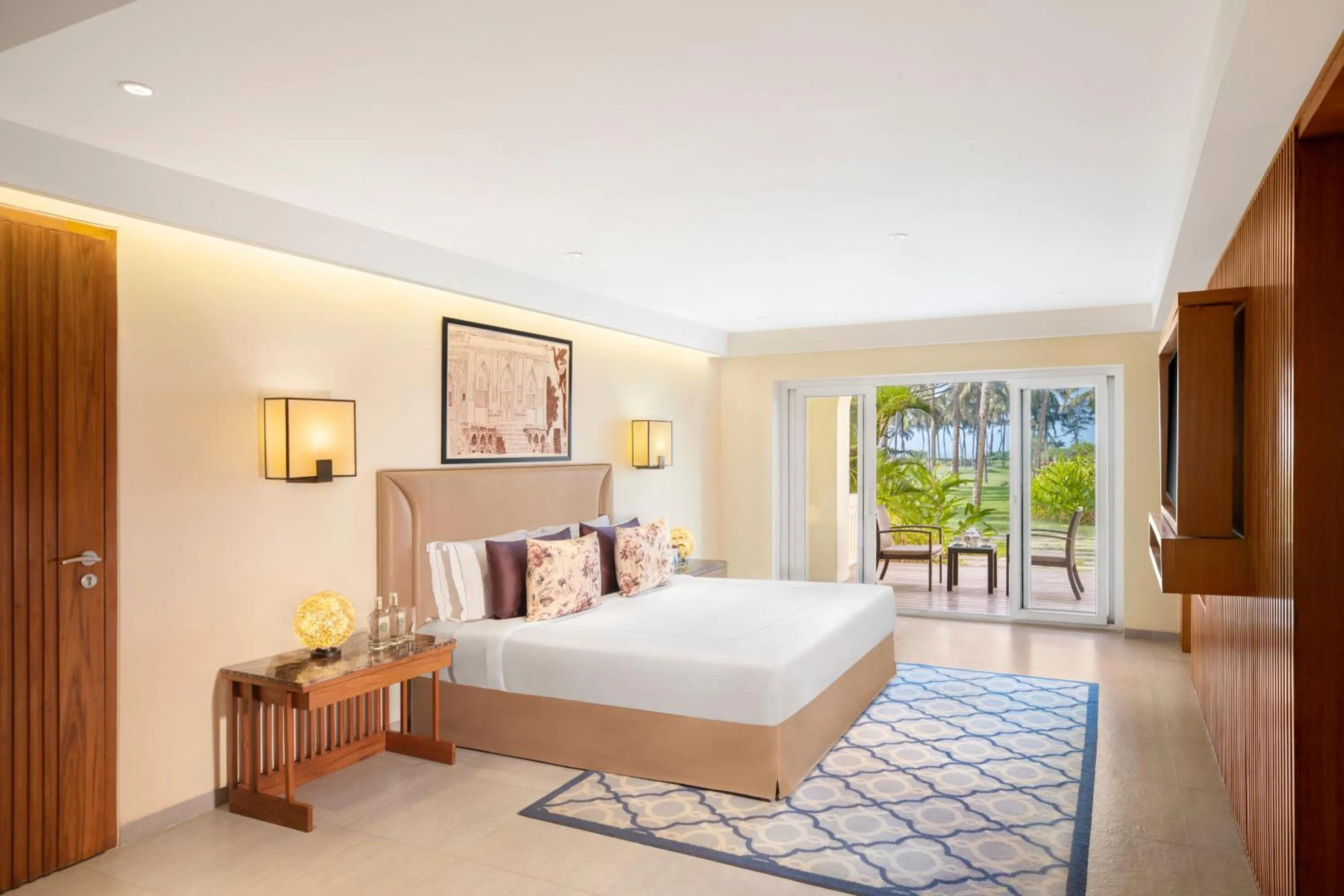 Balcony/Terrace, Bed in Taj Exotica Resort & Spa, Goa