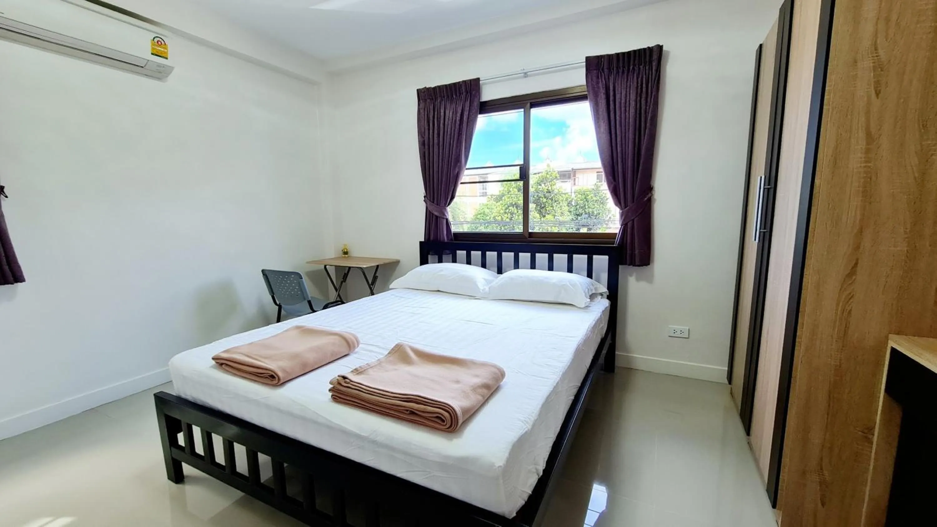 Bedroom, Bed in TP House@Naka