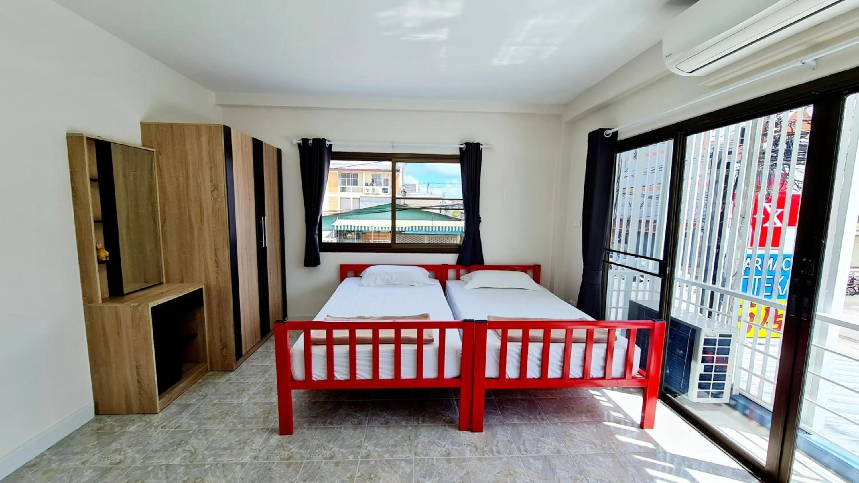 Photo of the whole room, Bed in TP House@Naka