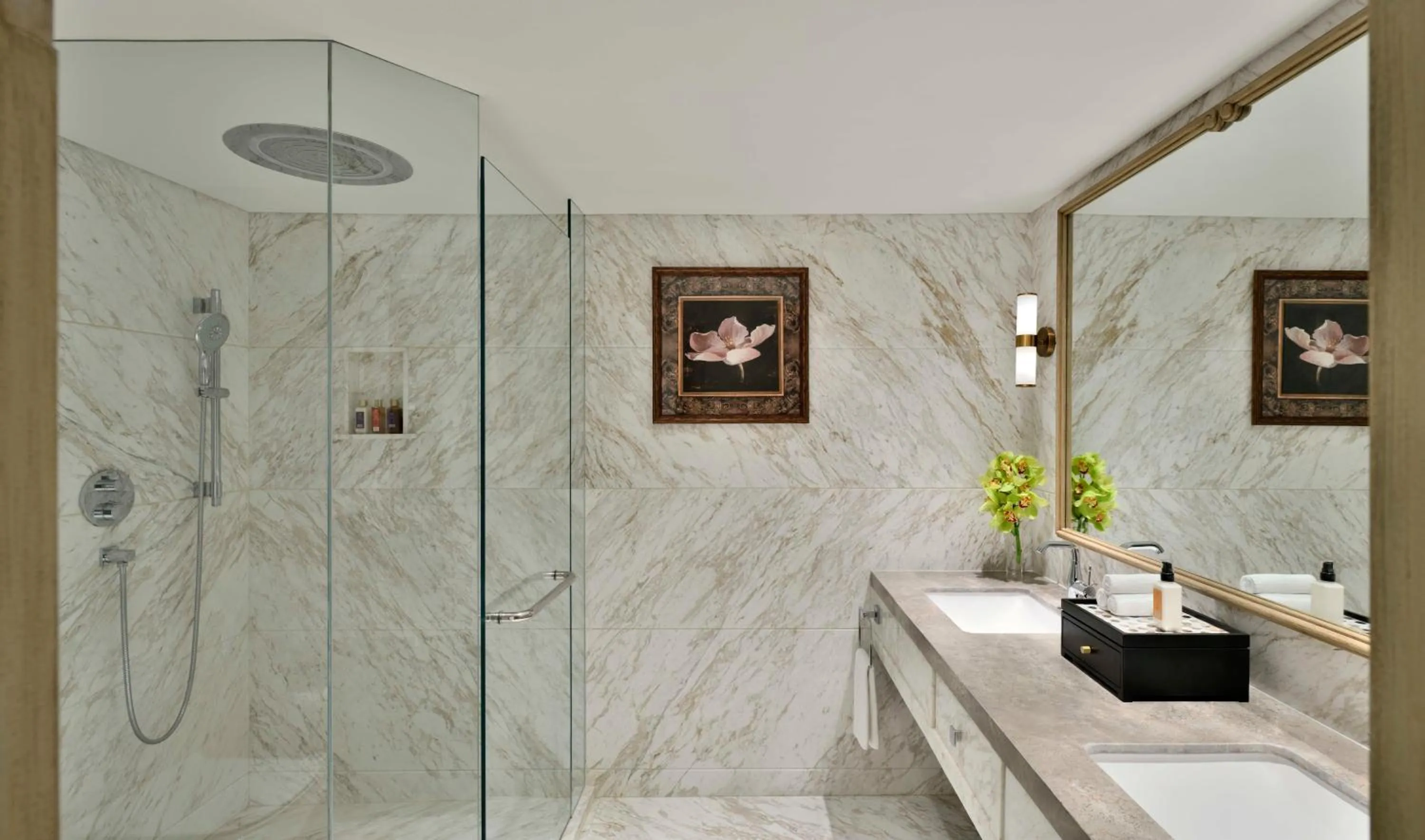 Bathroom in Taj Mahal, New Delhi