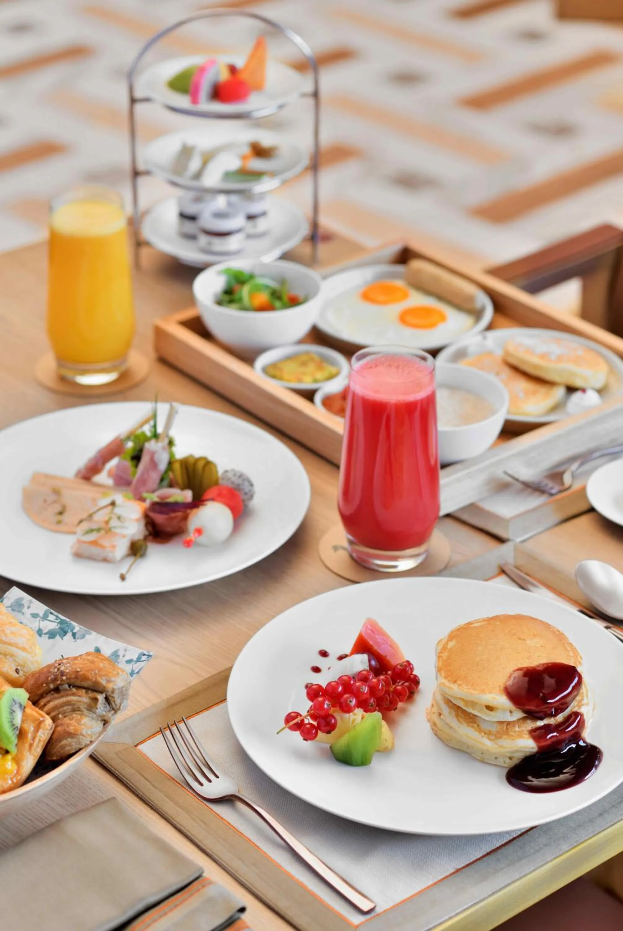 Restaurant/places to eat in Taj Mahal, New Delhi