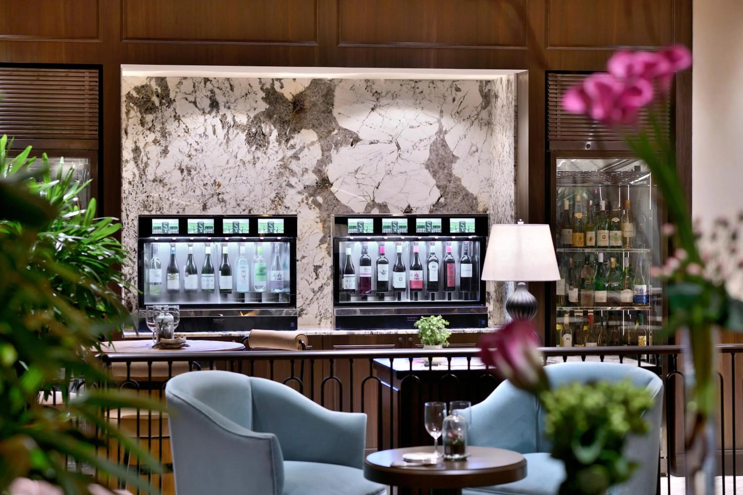 Restaurant/places to eat in Taj Mahal, New Delhi