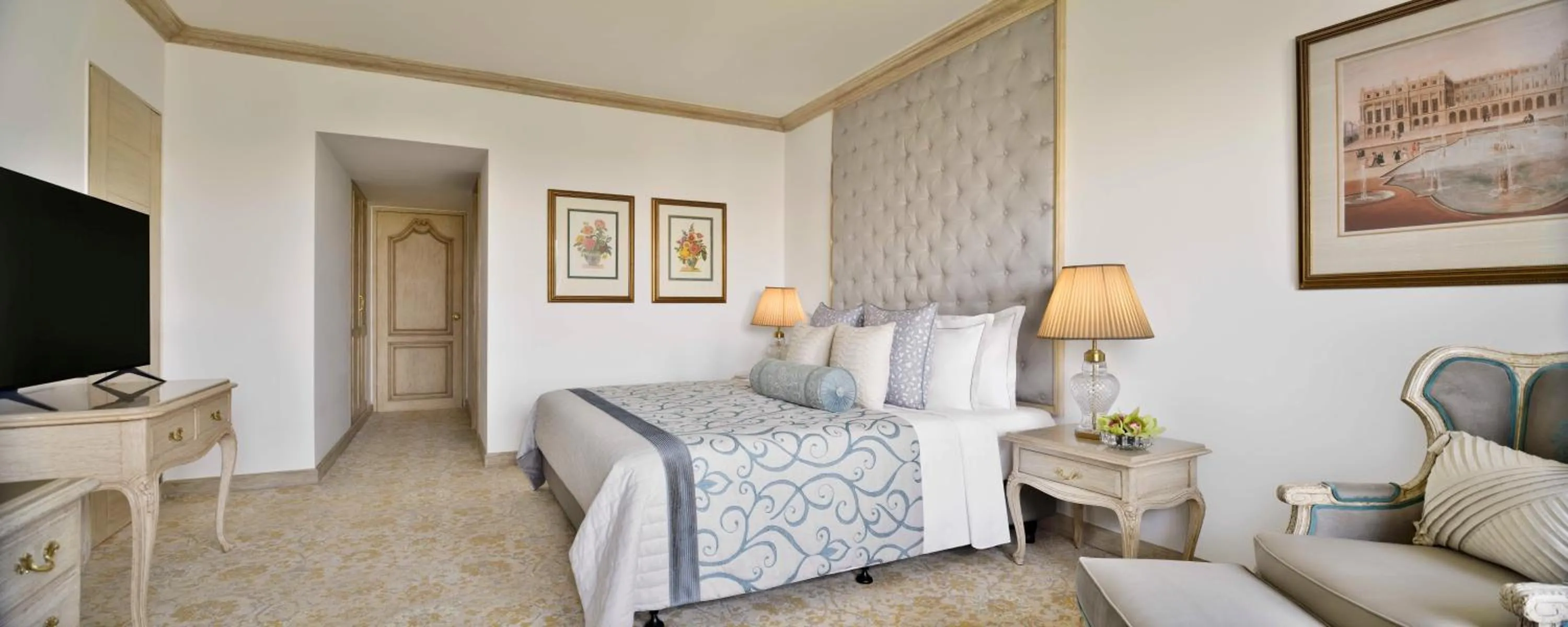 Bedroom, Bed in Taj Mahal, New Delhi