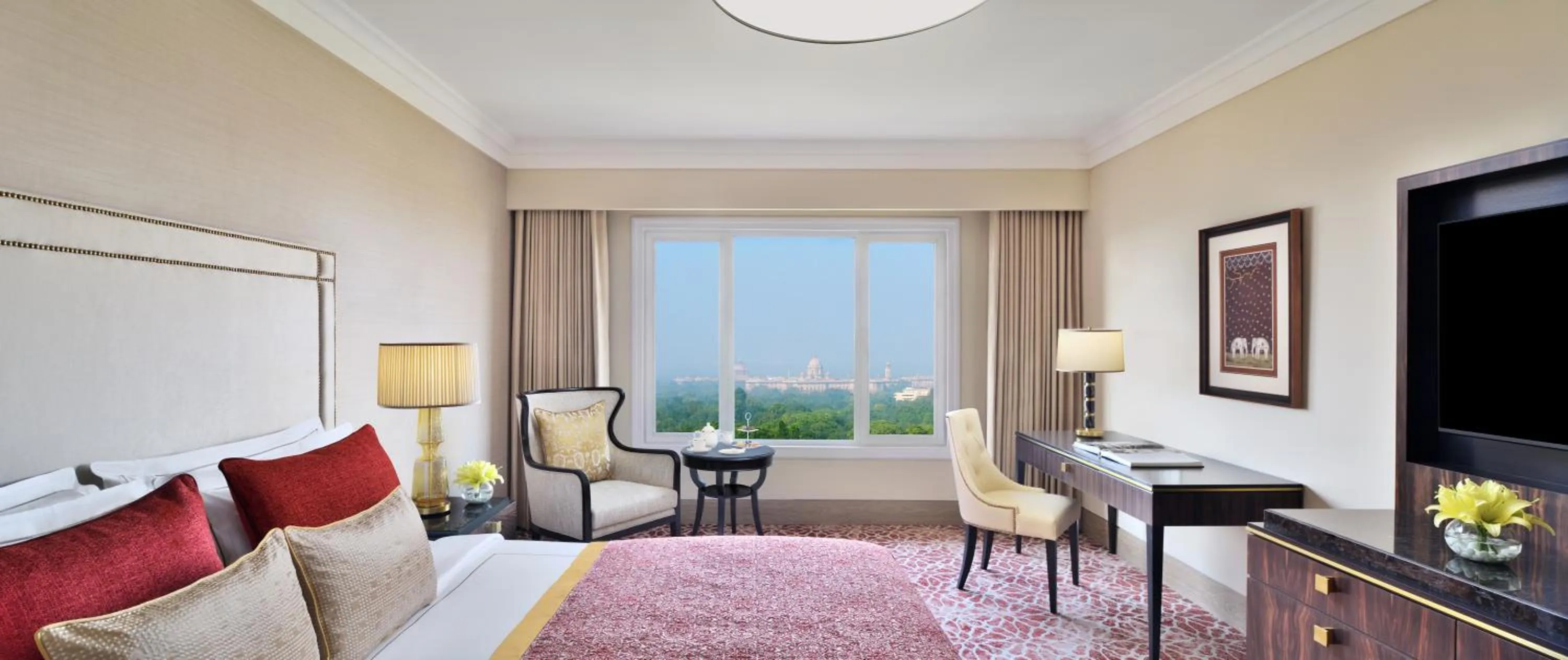 Bedroom in Taj Mahal, New Delhi