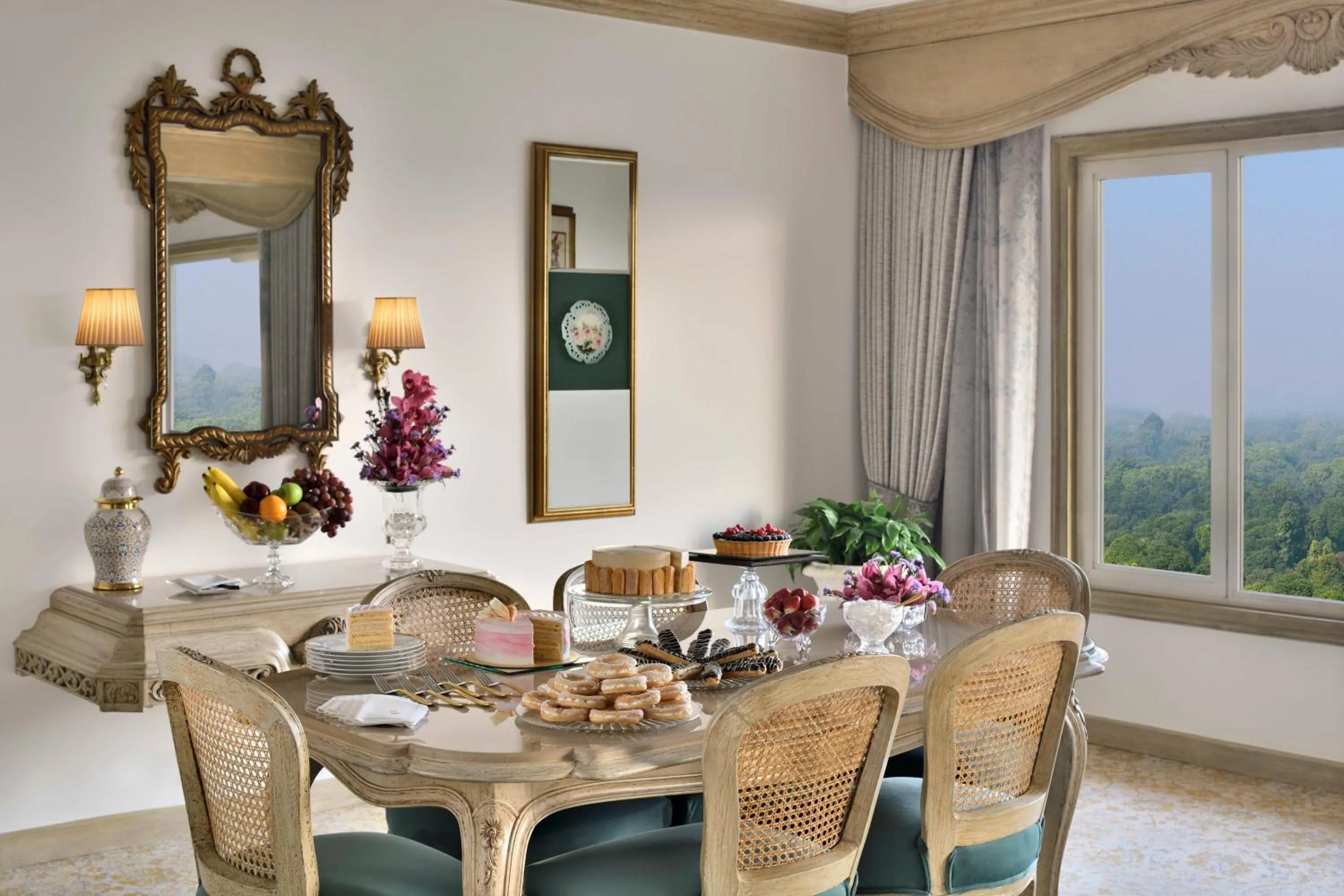 Dining area in Taj Mahal, New Delhi