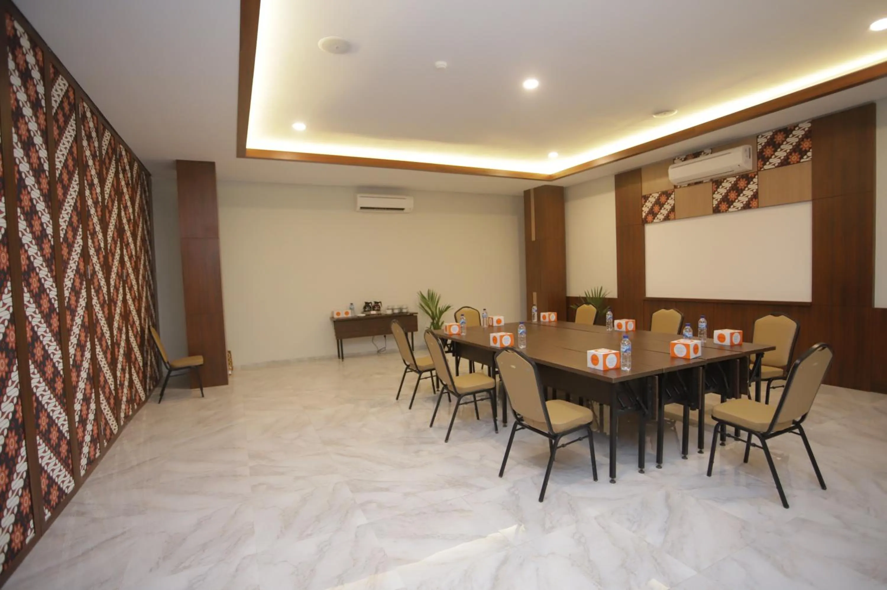Meeting/conference room in Front One The Andia Boyolali