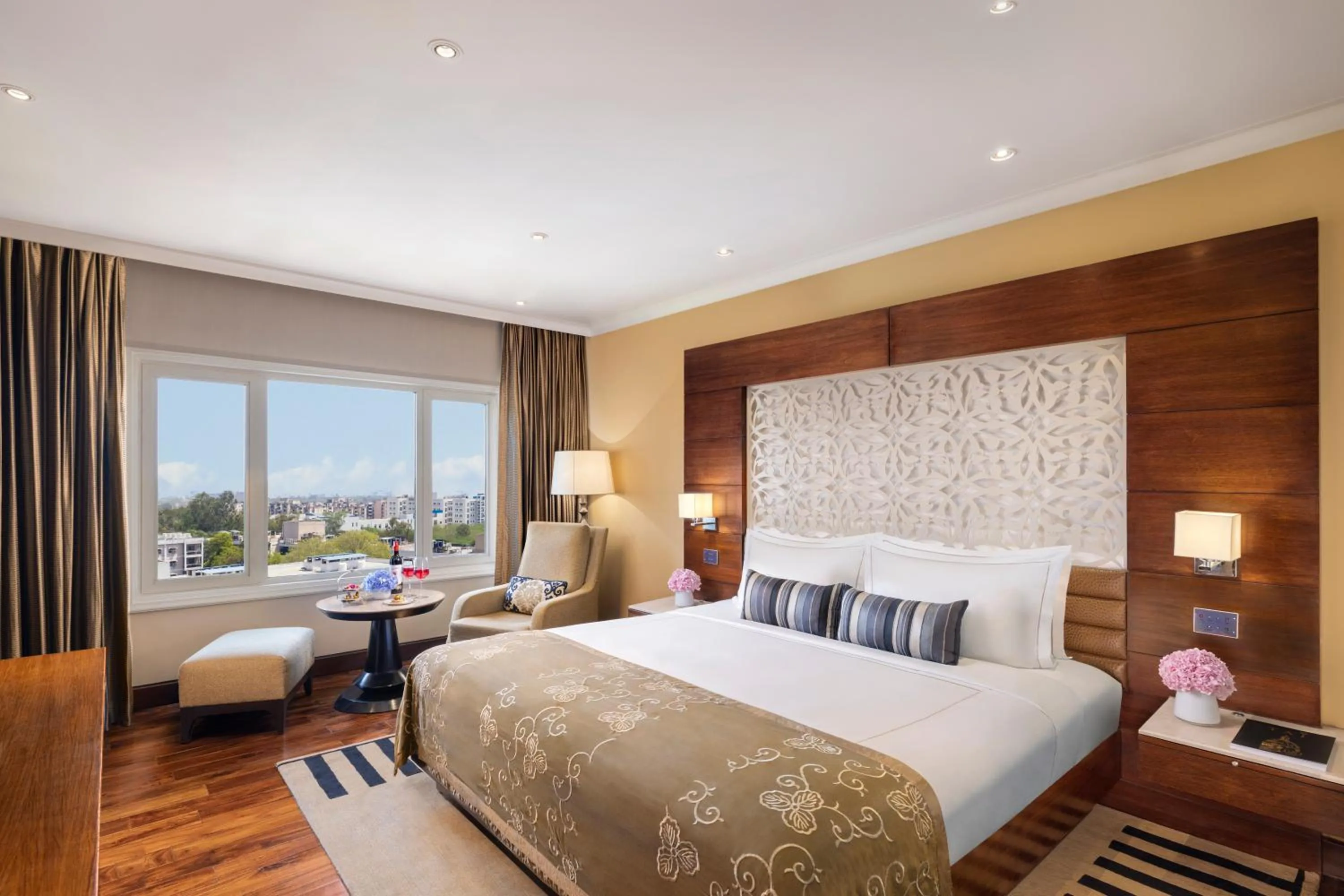 Bed in Taj Palace, New Delhi