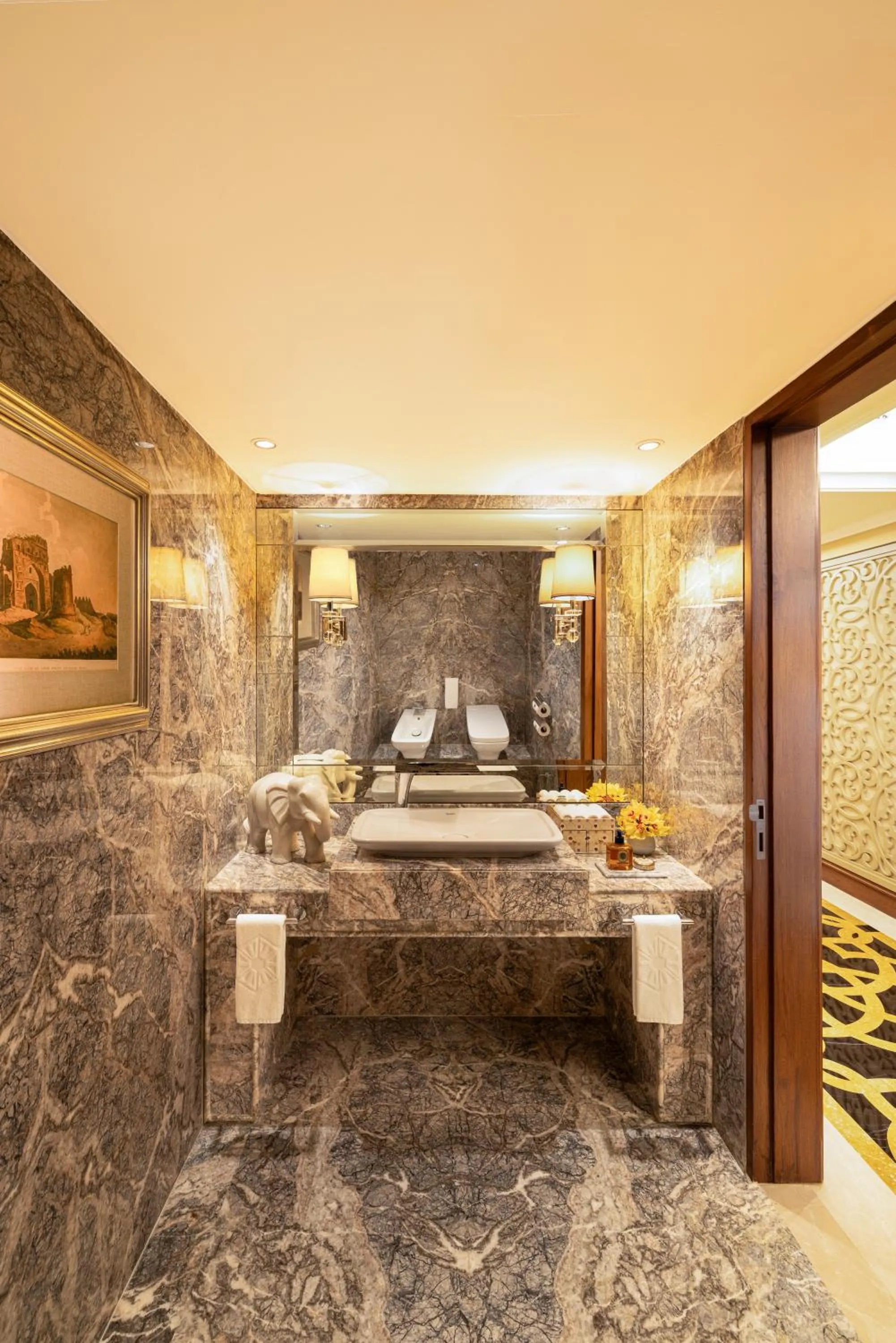 Bathroom, Bed in Taj Palace, New Delhi