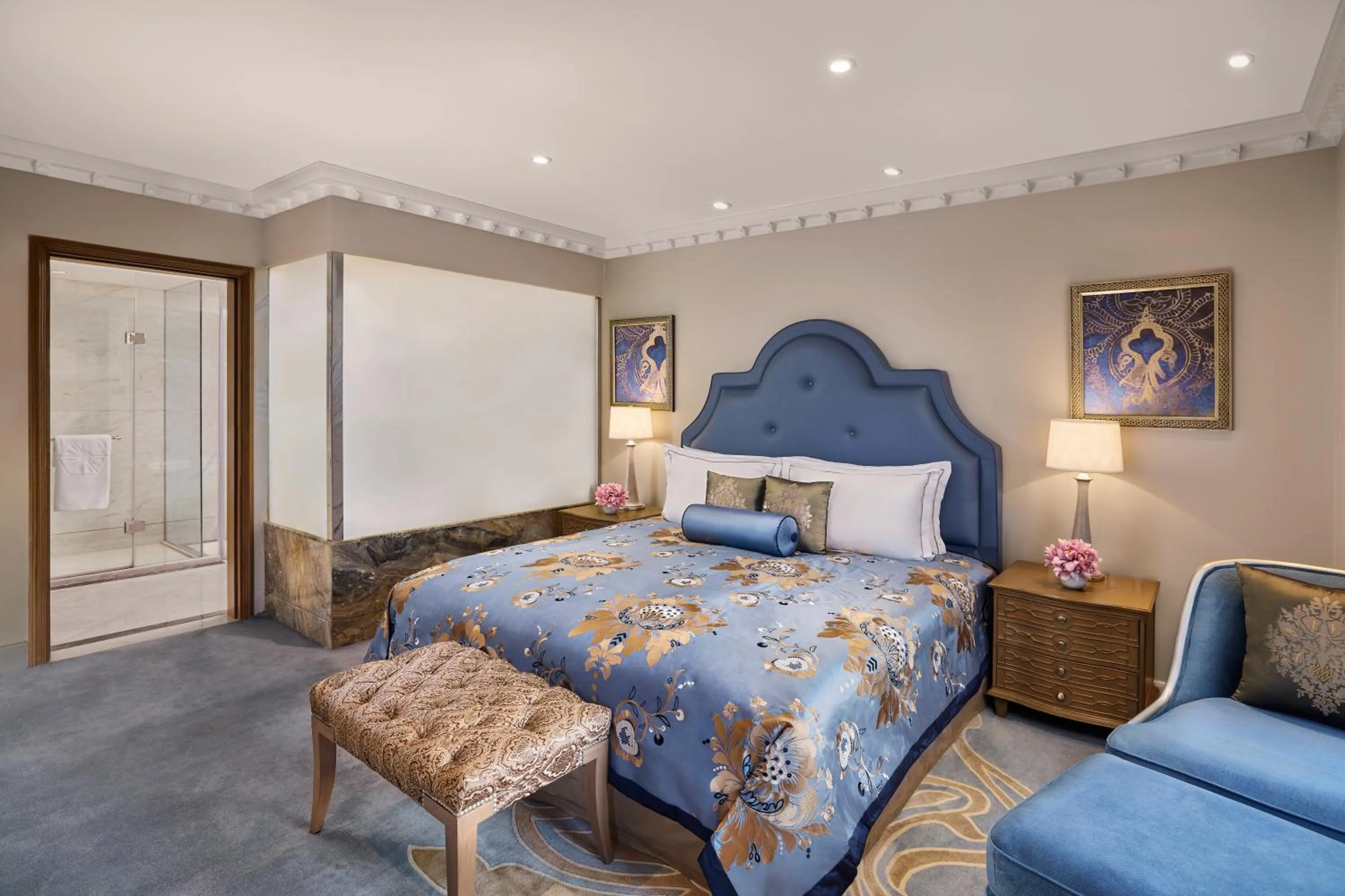 Bed in Taj Palace, New Delhi