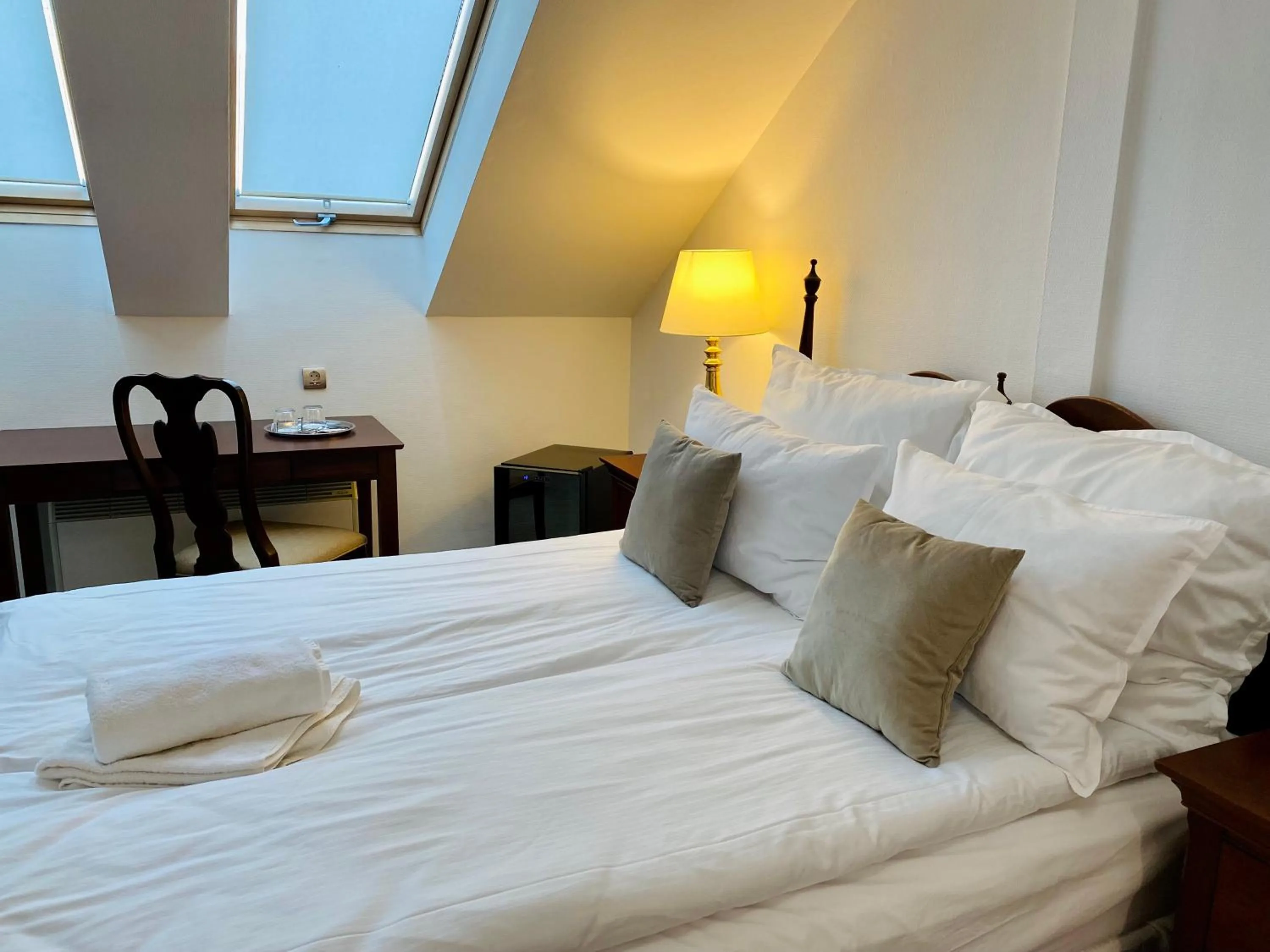 Bed in OPERA16 Guestrooms