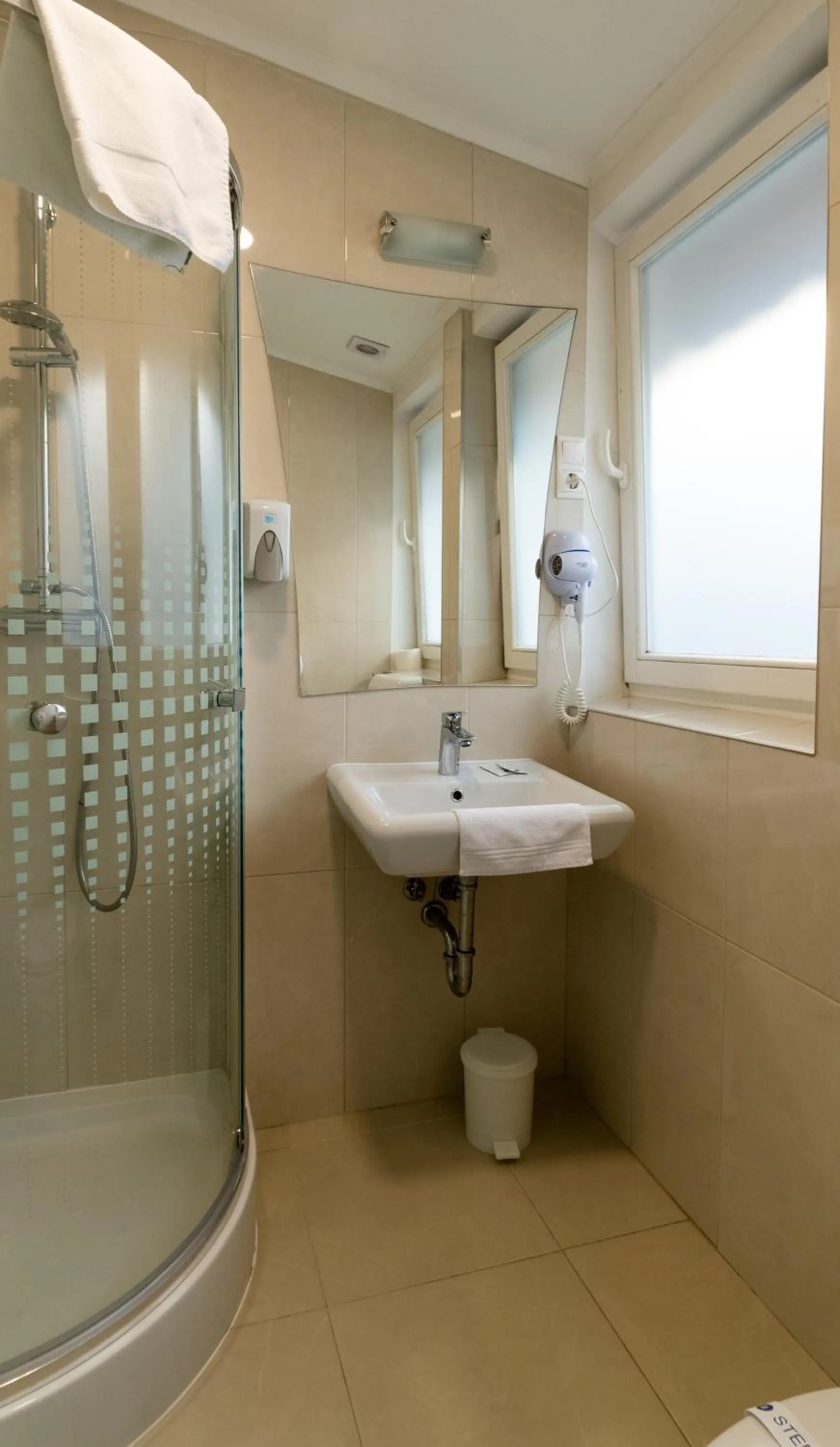 Shower in OPERA16 Guestrooms