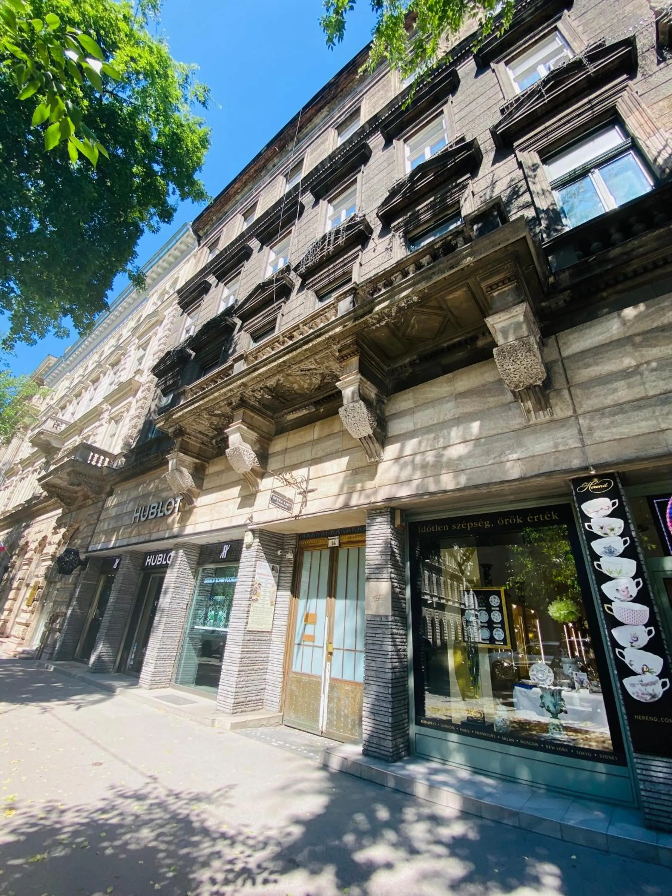 Street view in OPERA16 Guestrooms