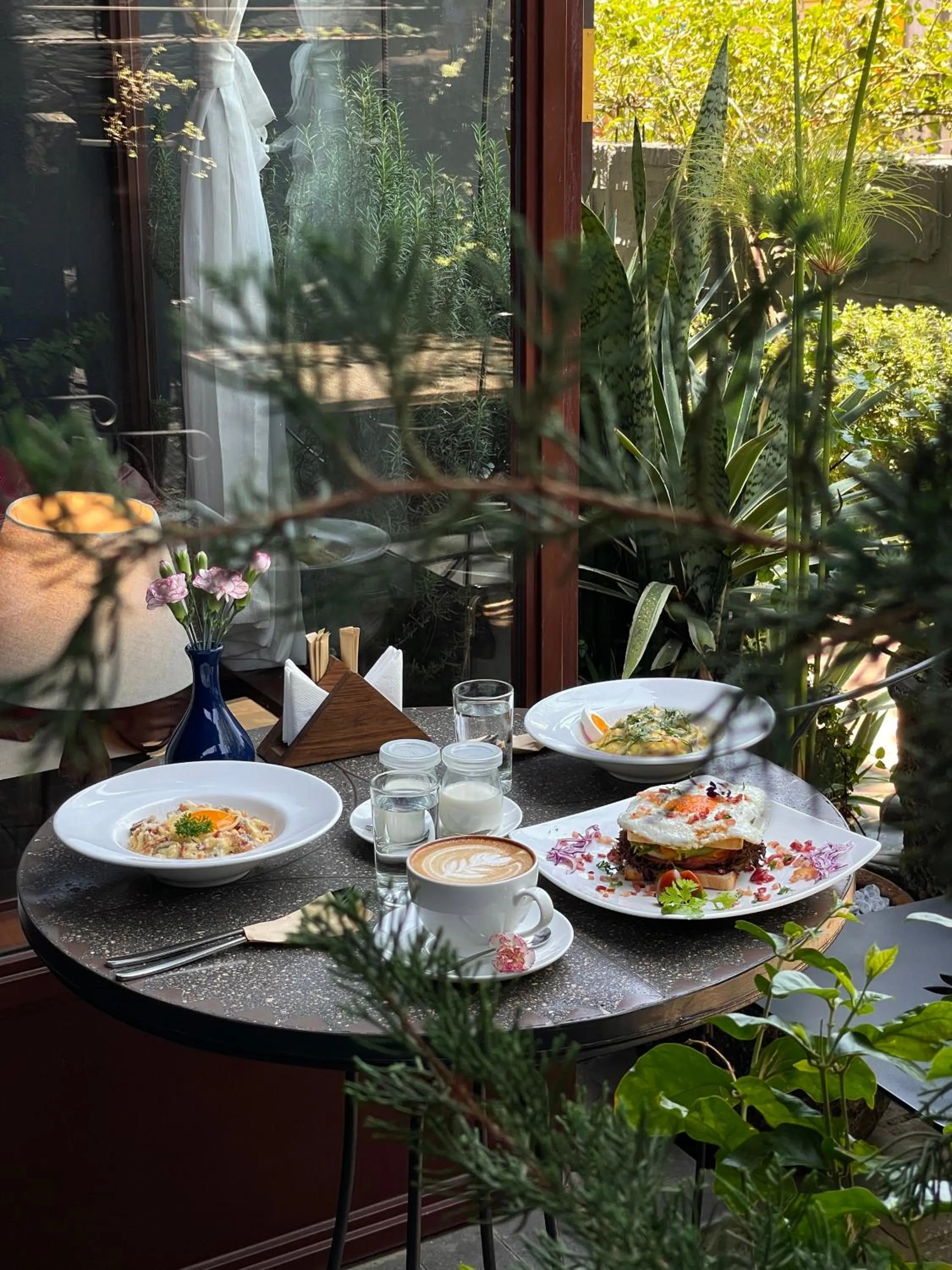 Food and drinks in Banla Boutique Hotel