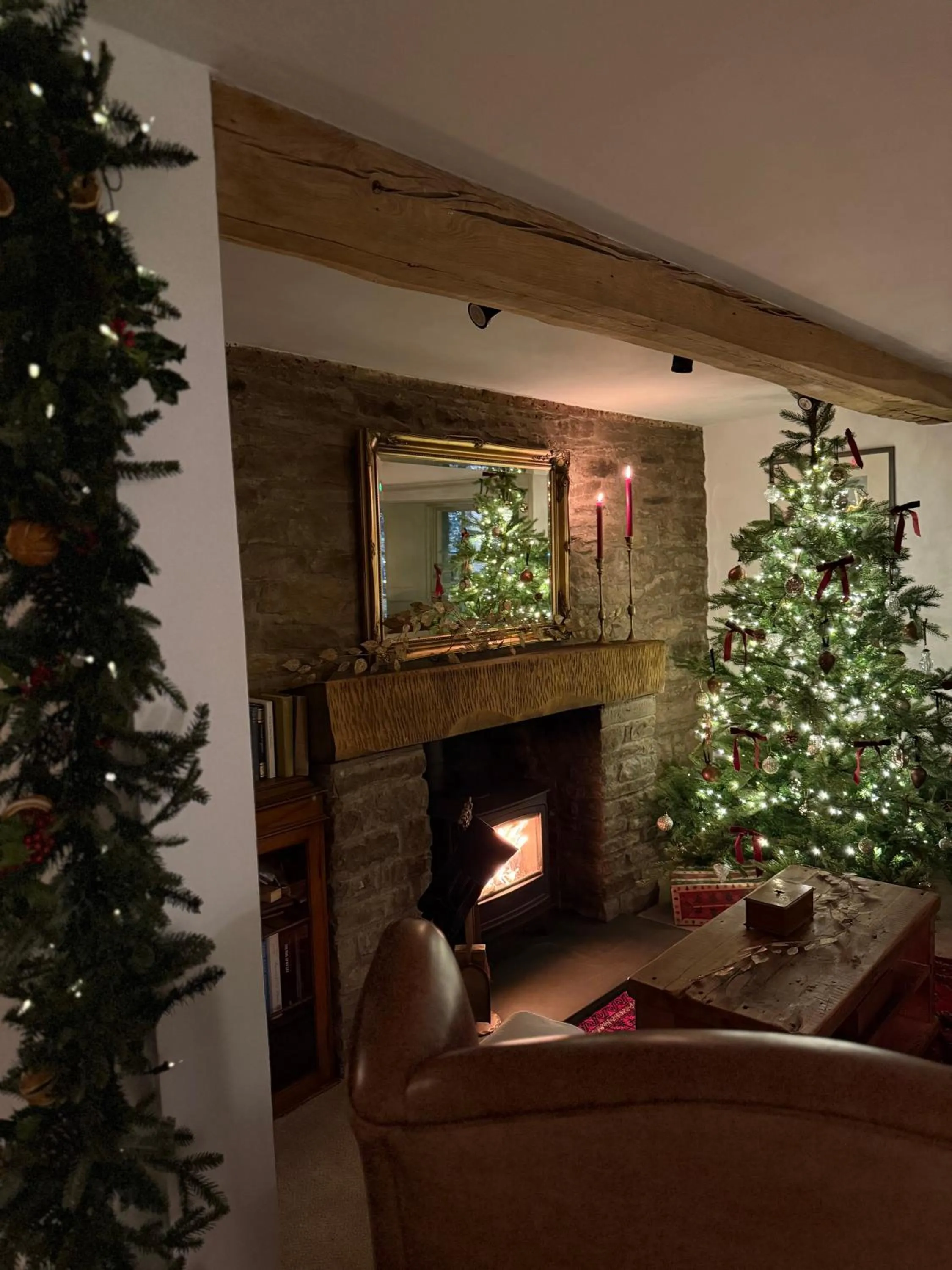 Living room in Three Cocks Hotel