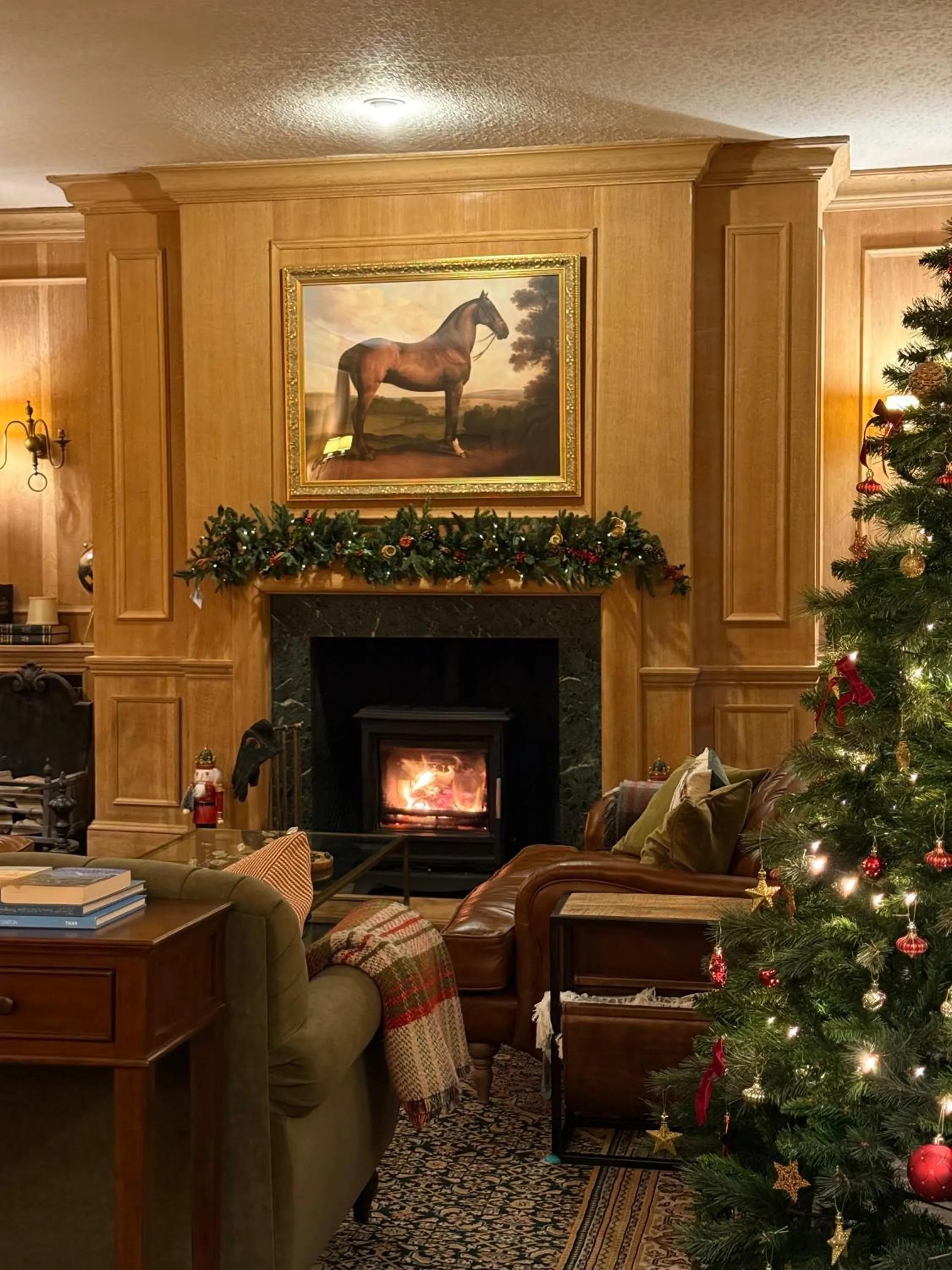 Living room in Three Cocks Hotel