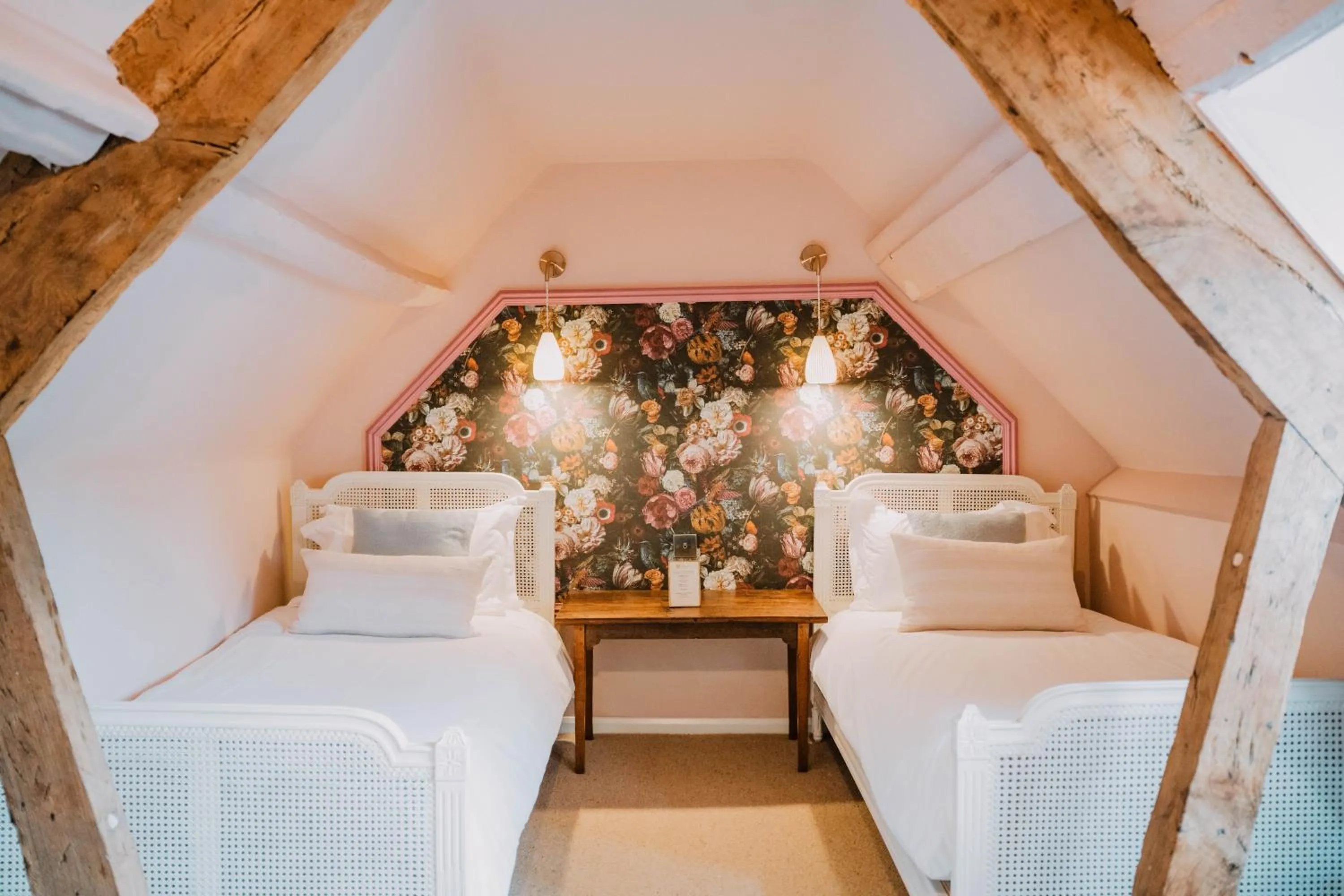 Bedroom, Bed in Three Cocks Hotel