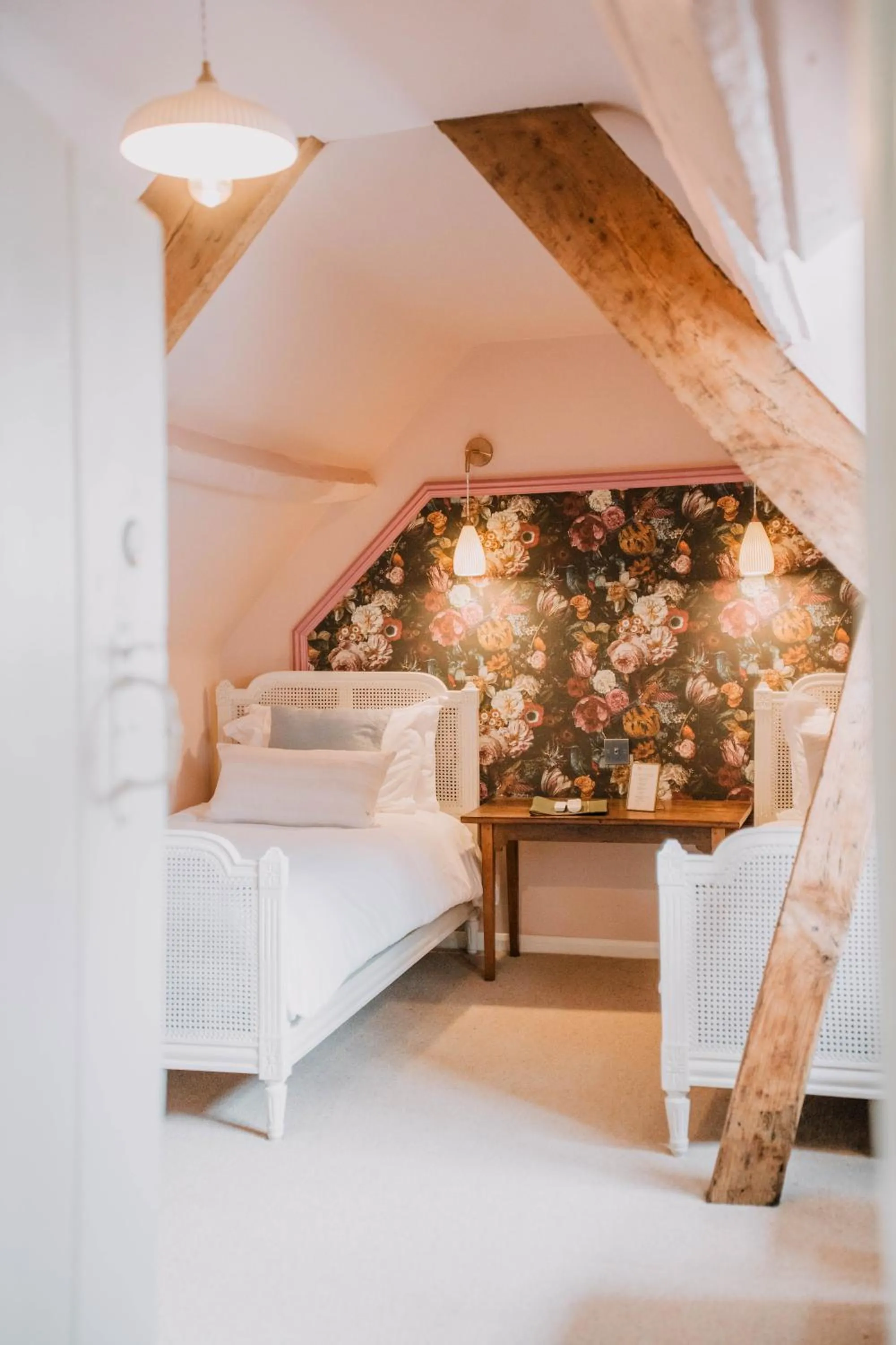 Bedroom, Bed in Three Cocks Hotel