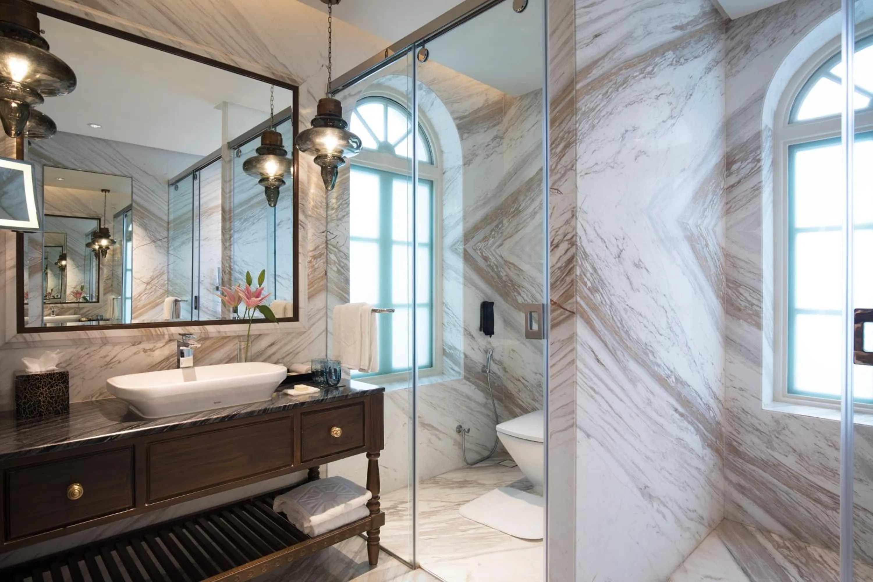 Shower in Taj West End