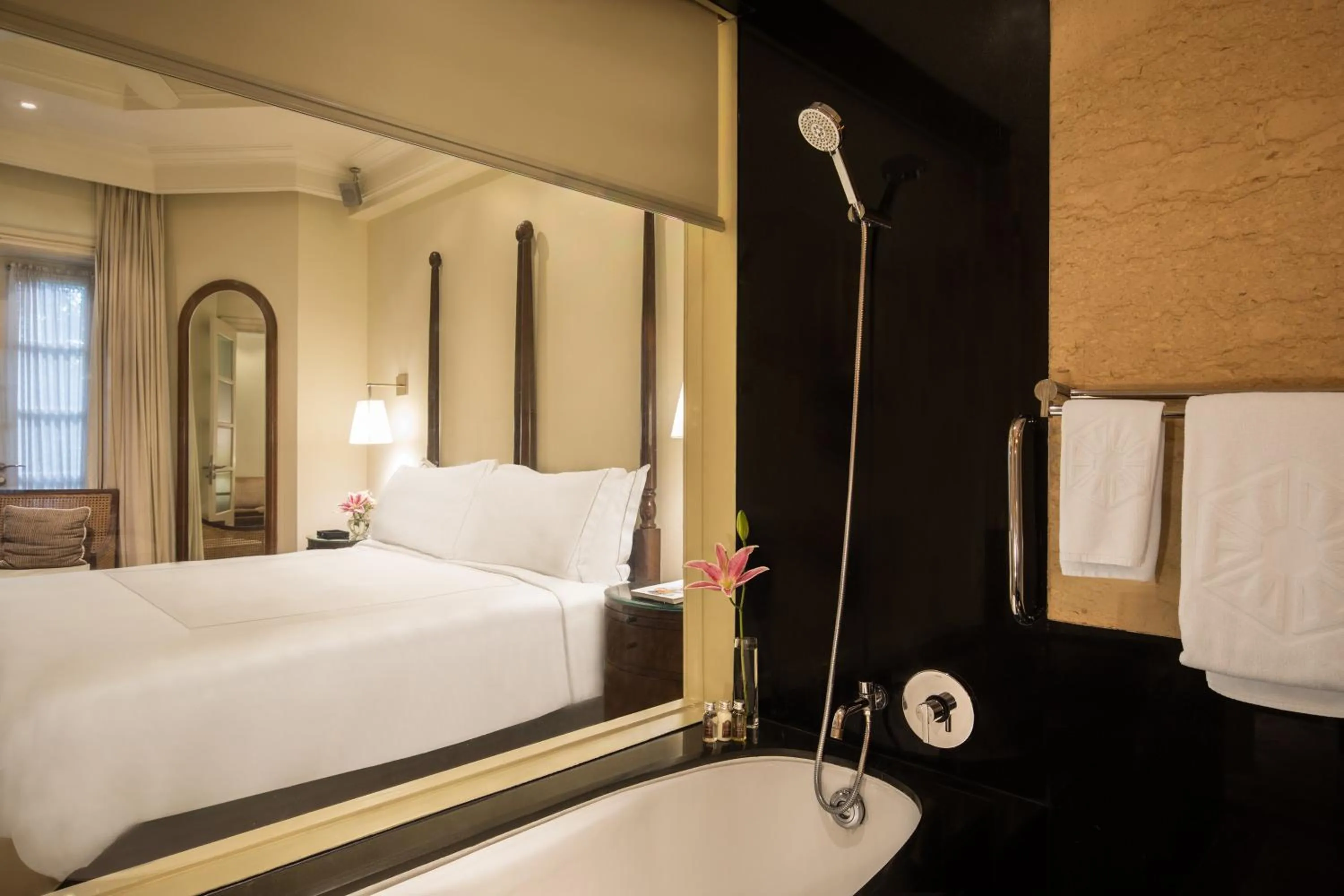 Bathroom, Bed in Taj West End