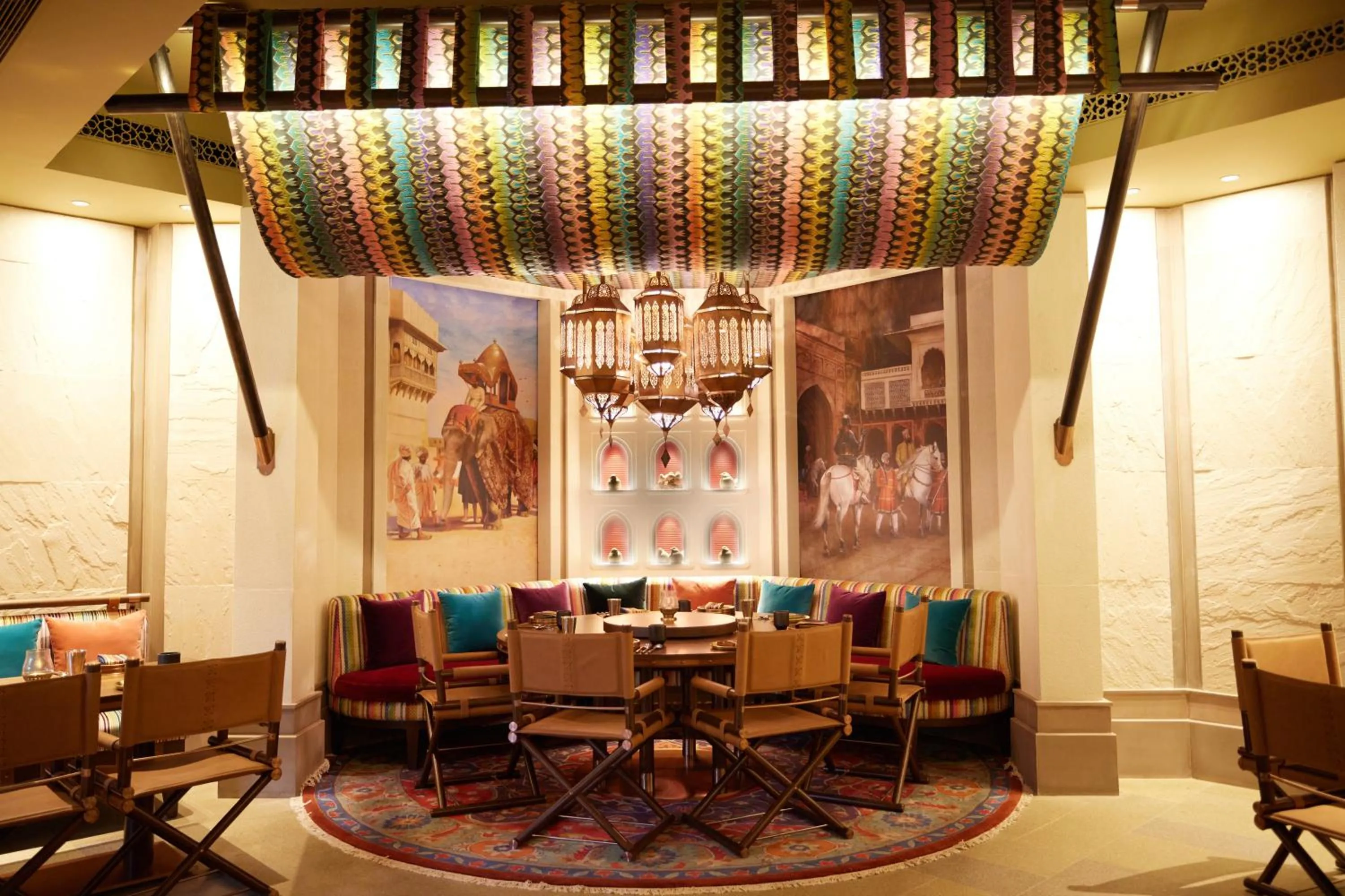 Restaurant/places to eat in Taj West End