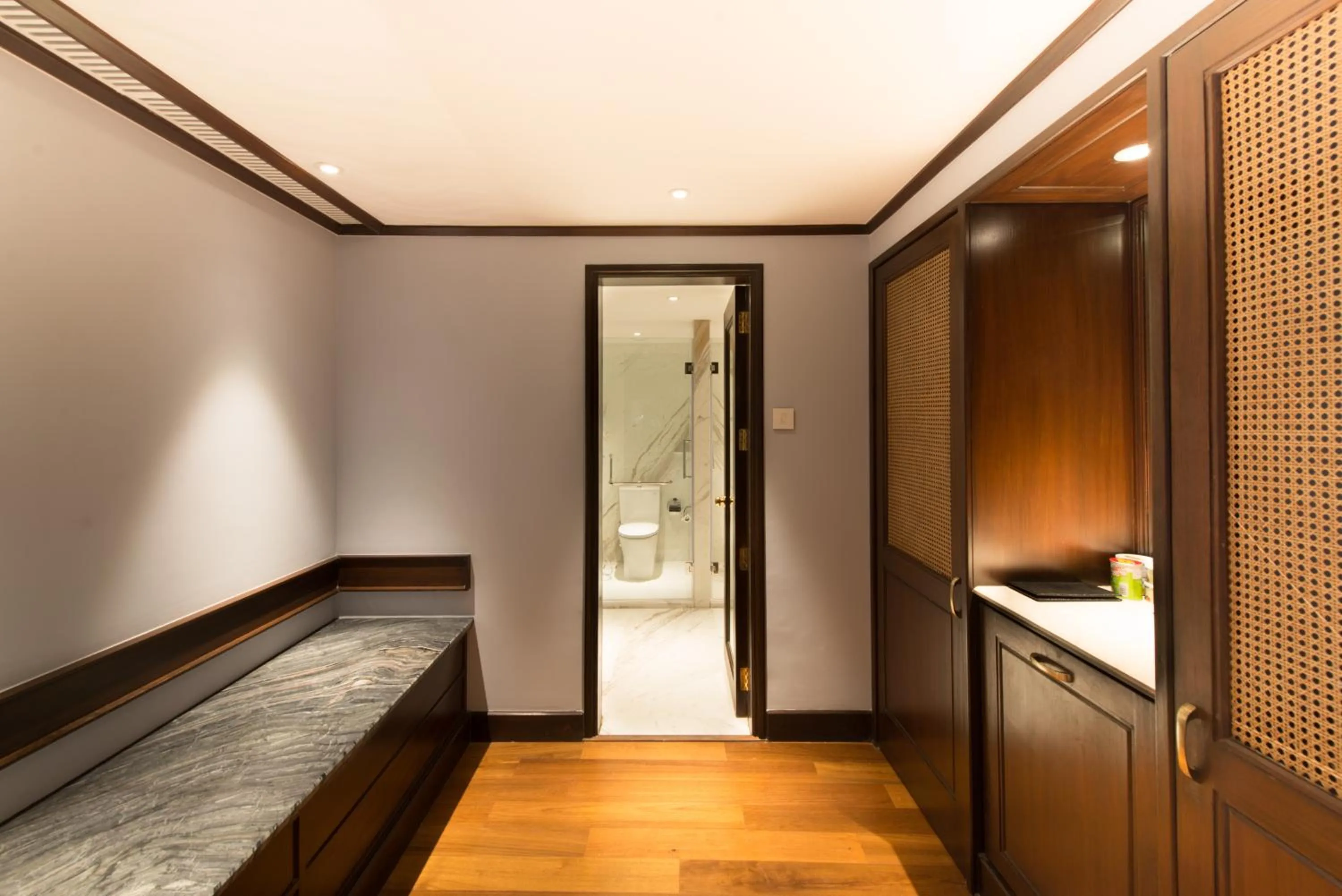 Bathroom, Bed in Taj West End