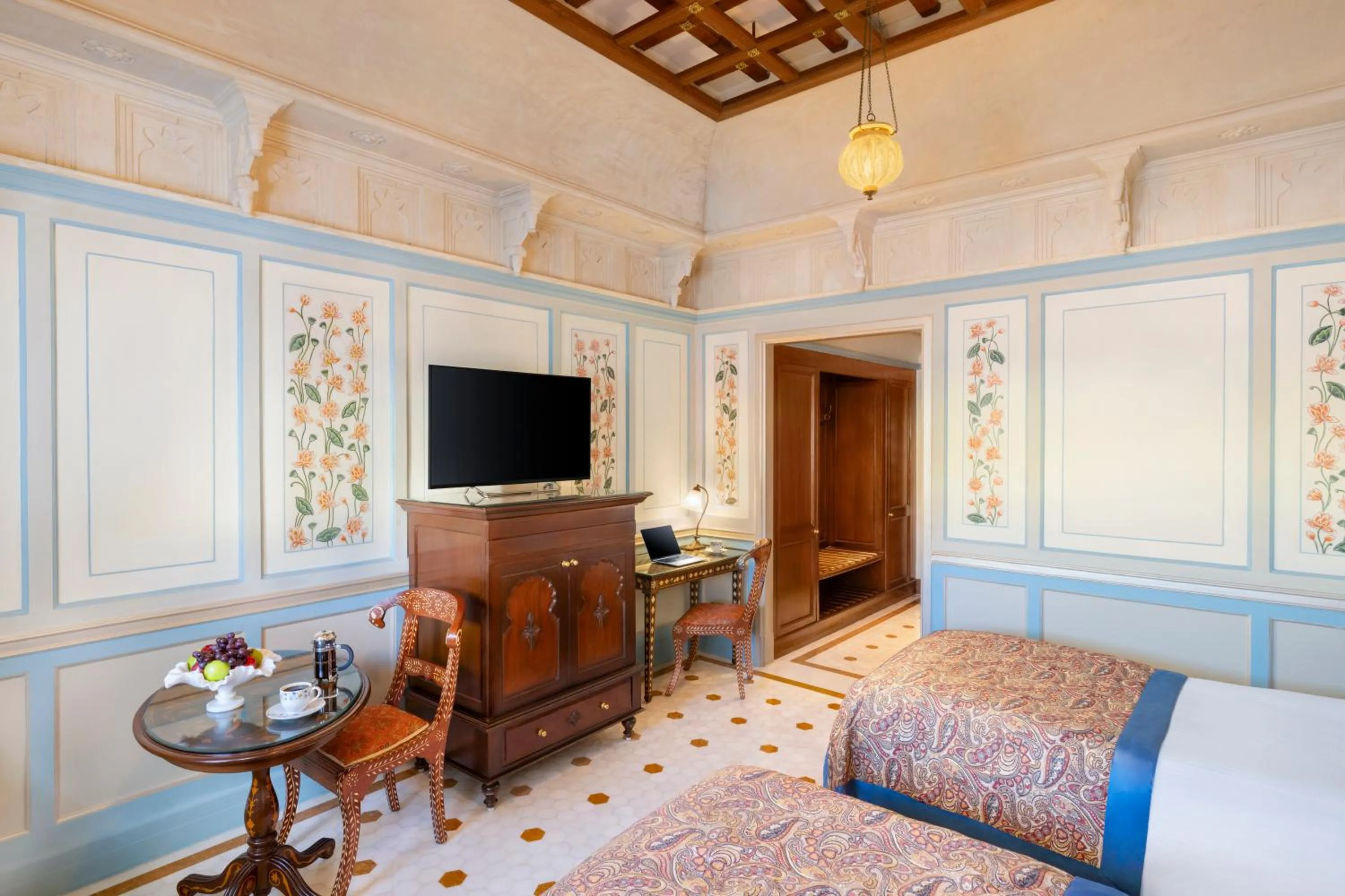 Bedroom, Bed in Taj Lake Palace Udaipur