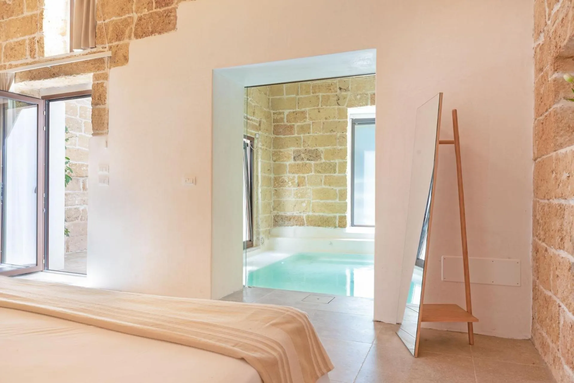 Swimming pool, Bed in Don Fernando 1938