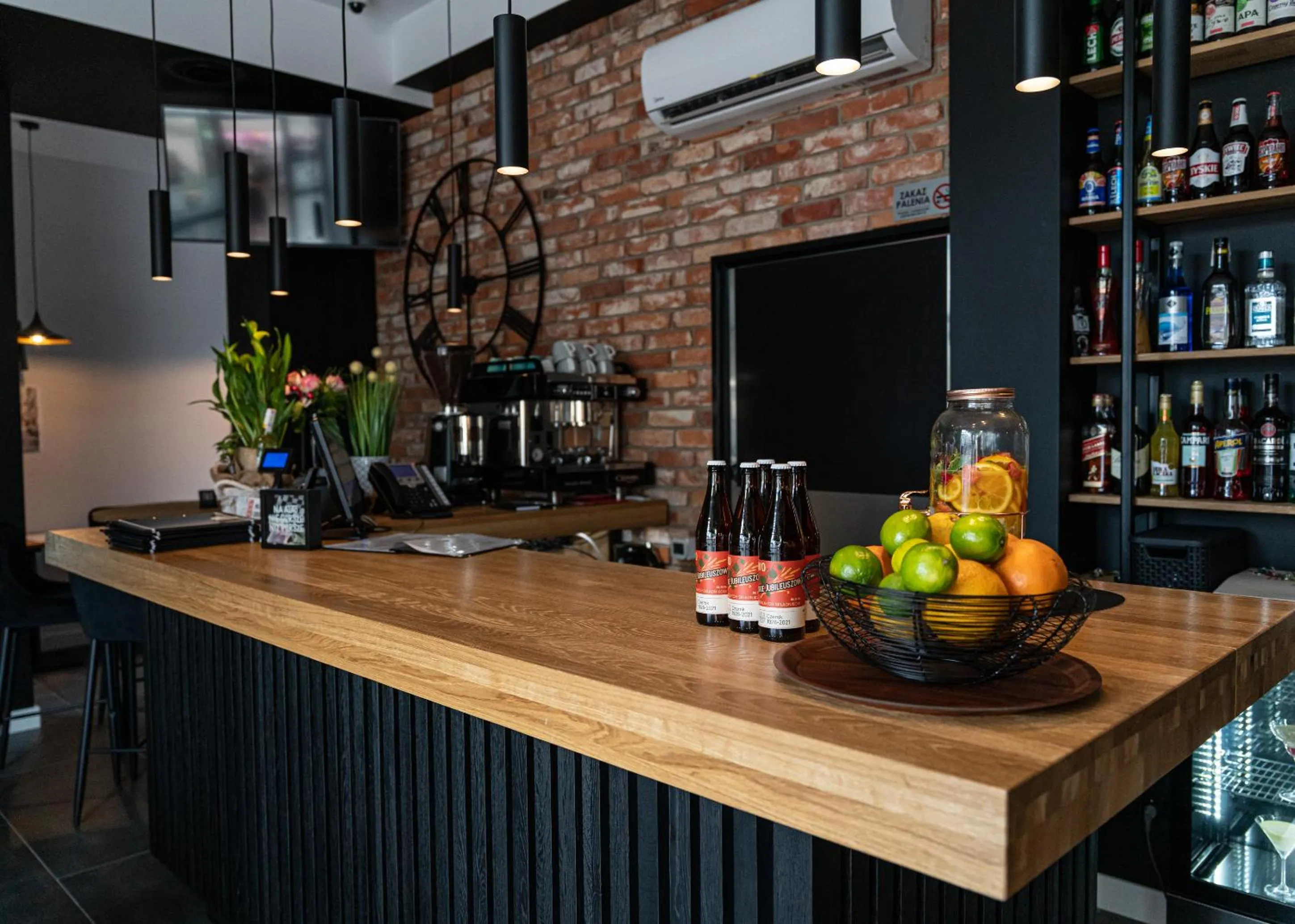 Lounge or bar in Hotel KAVKA & Restauracja