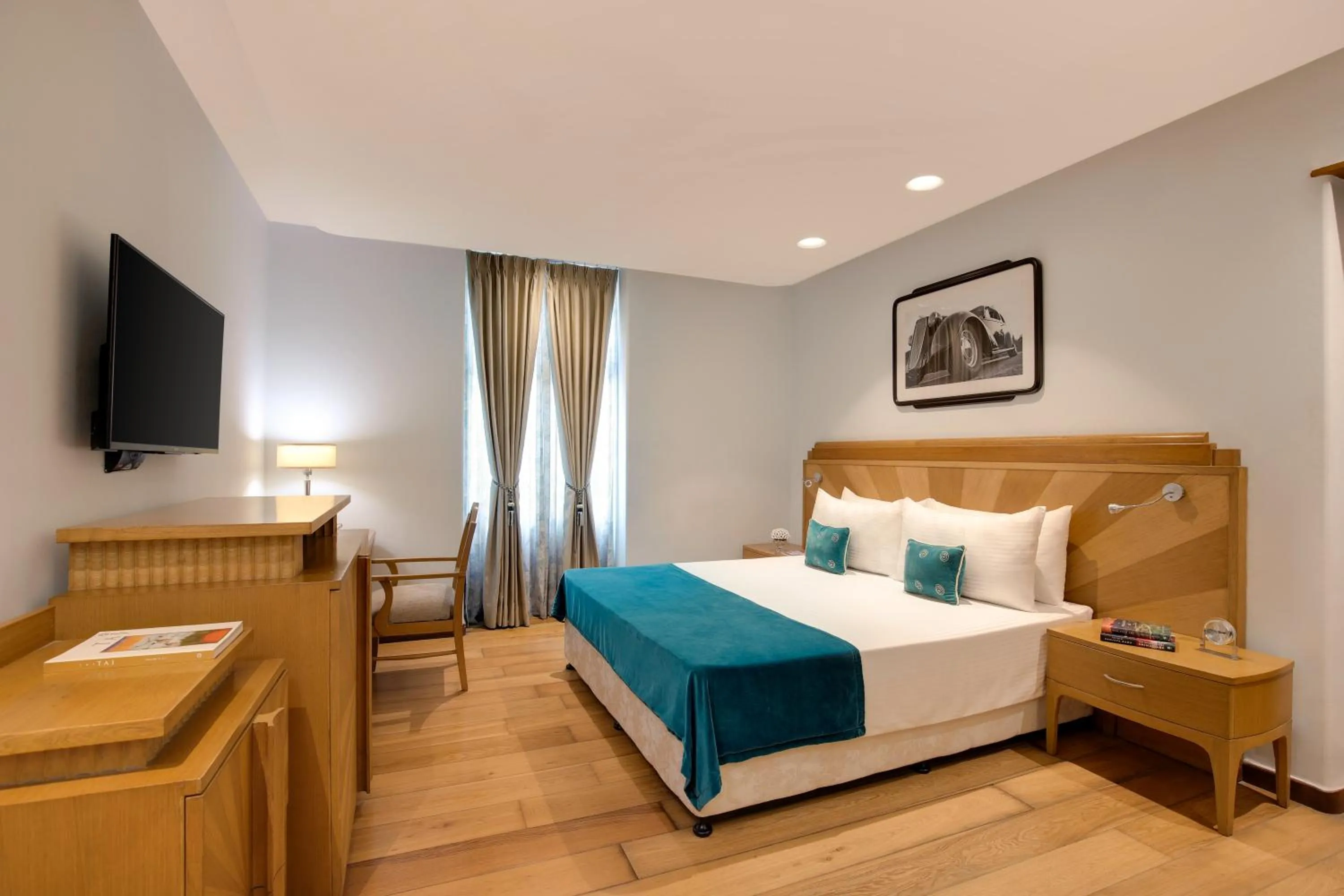 Bed in Ambassador, New Delhi - IHCL SeleQtions