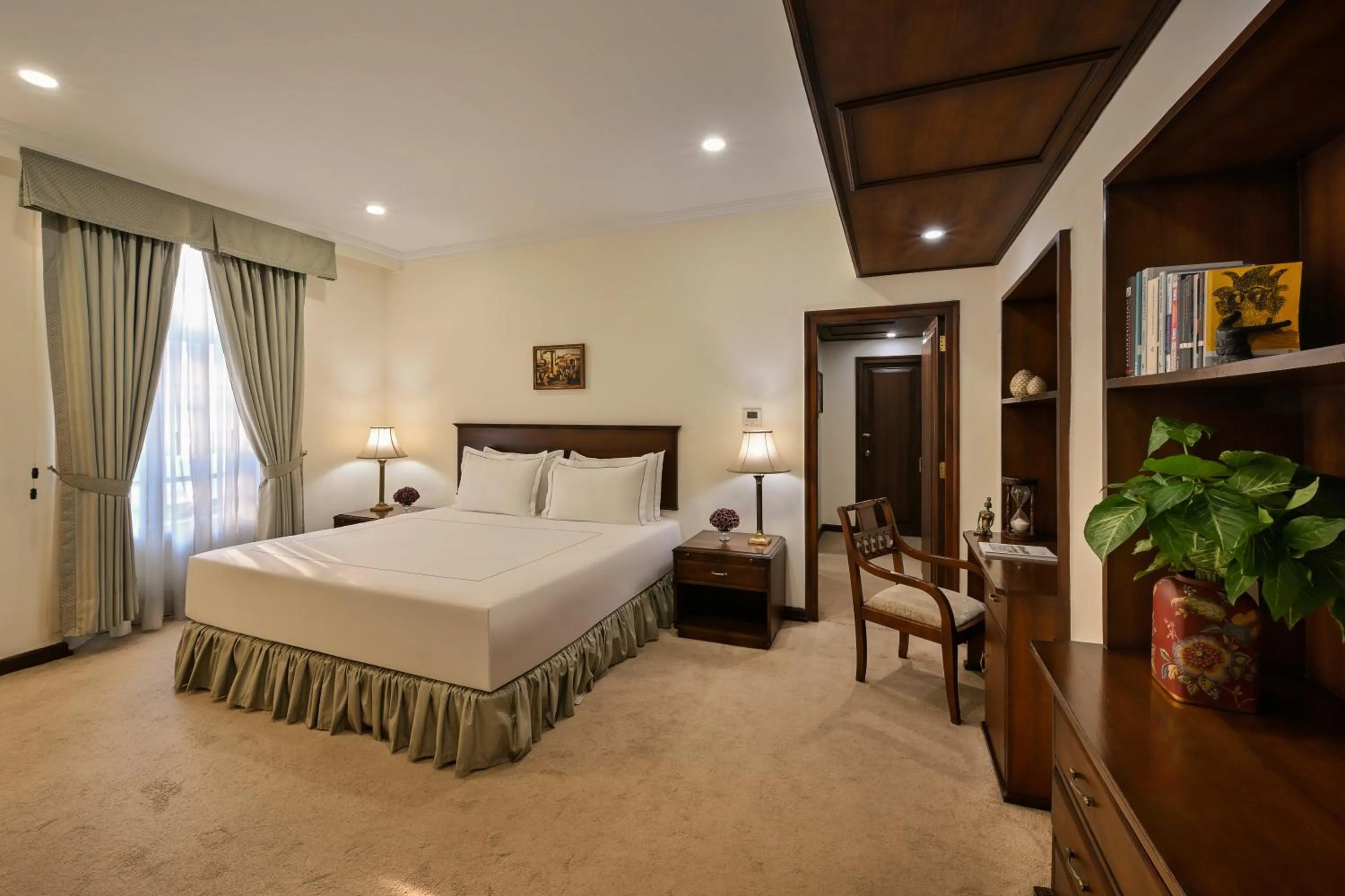 Bedroom, Bed in Ambassador, New Delhi - IHCL SeleQtions