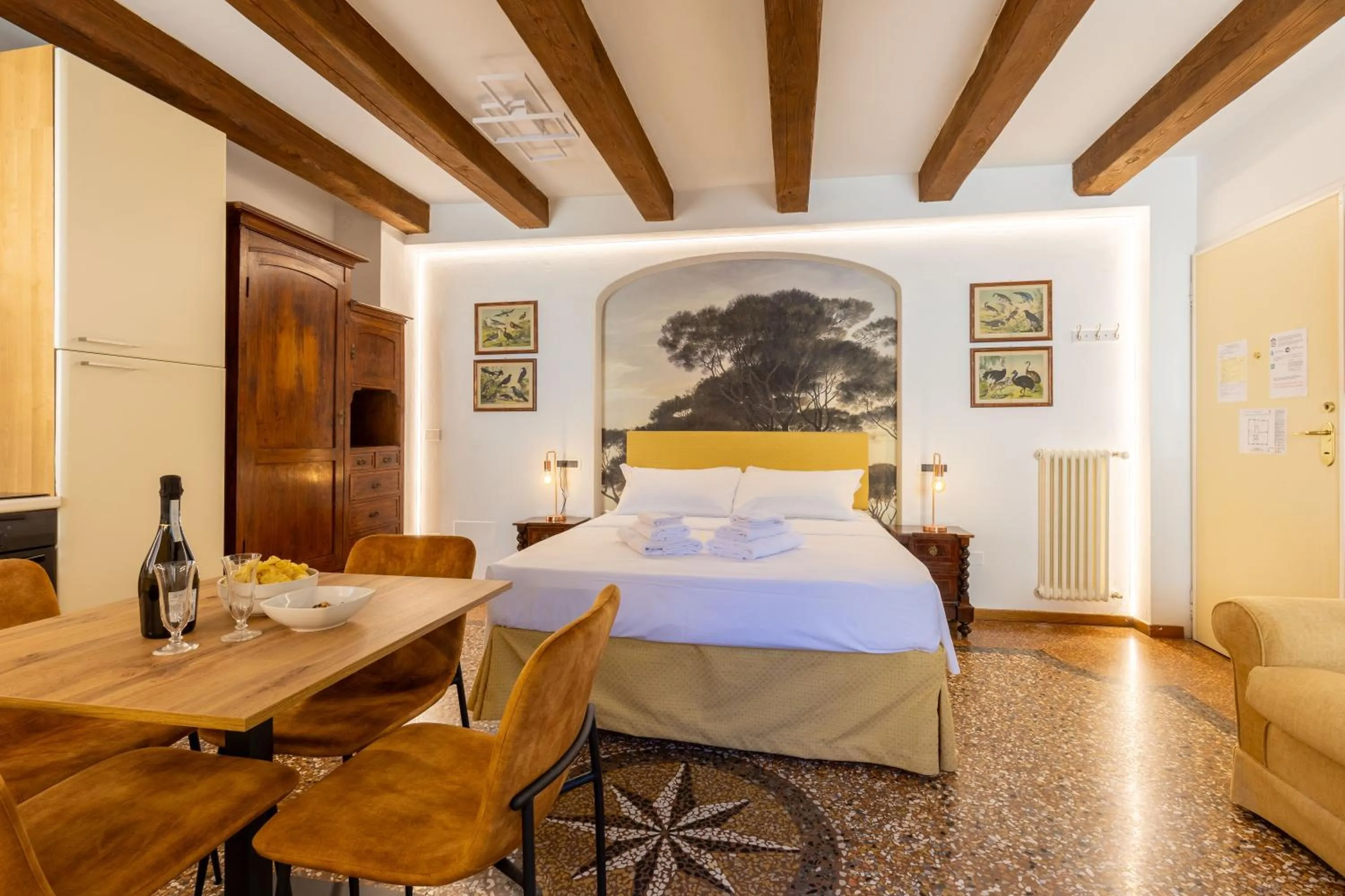 Bed in BolognaRoomscom - Frassinago Deluxe